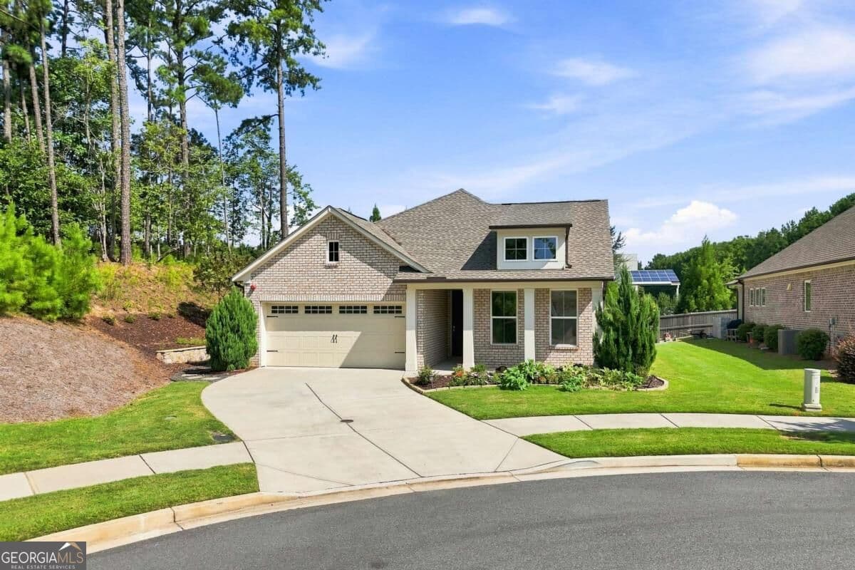 2 bedroom, 2 bathroom, 1,937 sq ft single family residence for sale at 201 Floral Valley Drive, Woodstock, GA 30188