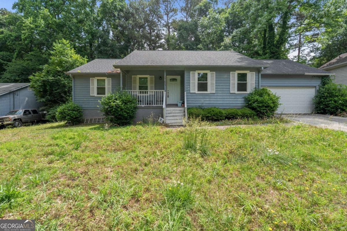 3 bedroom, 2 bathroom, 1,538 sq ft single family residence sold at 243 Lakeview Drive, Stockbridge, GA 30281