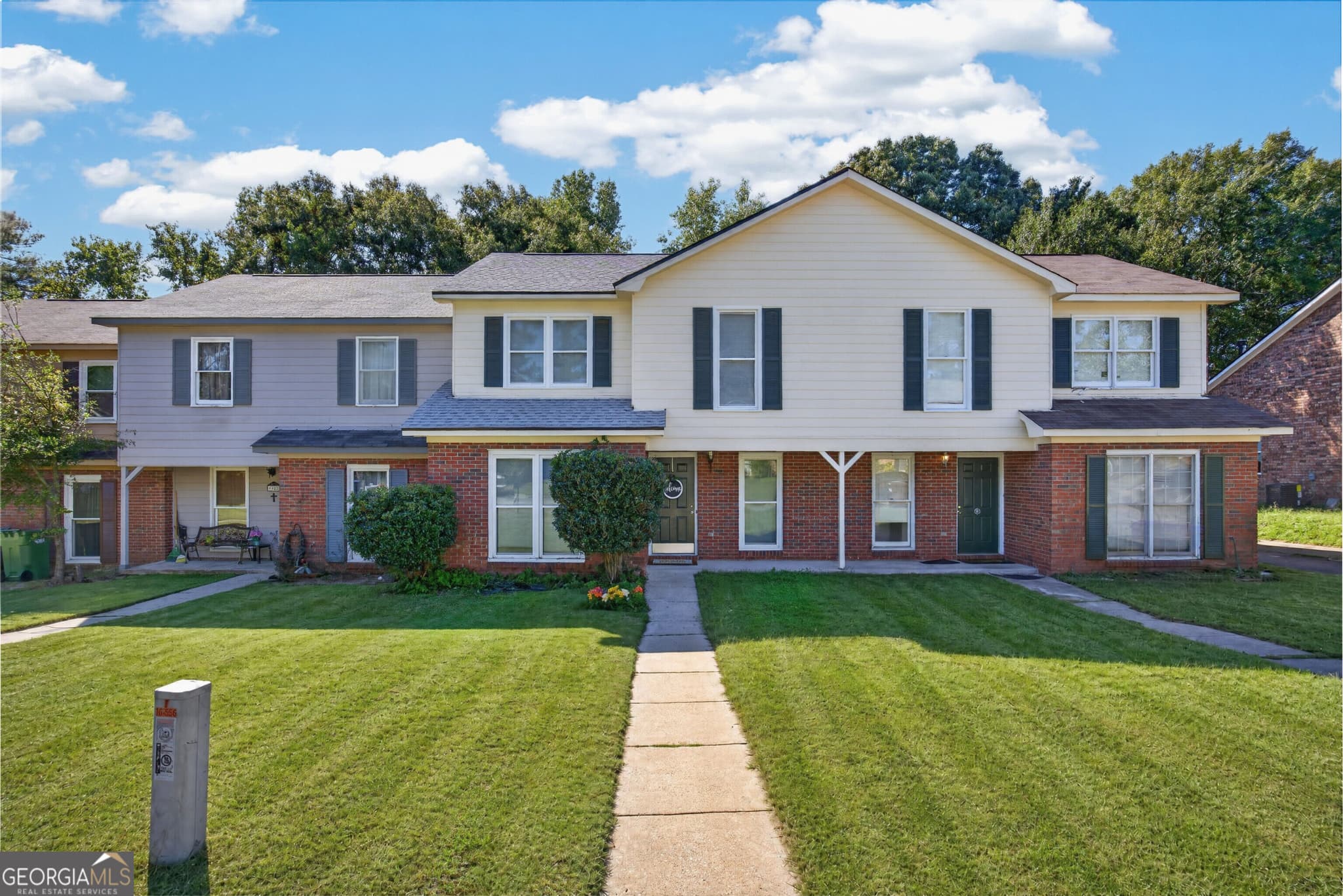 3 bedroom, 2 bathroom, 1,427 sq ft townhouse under contract at 6350 Olde Towne Drive, Columbus, GA 31907