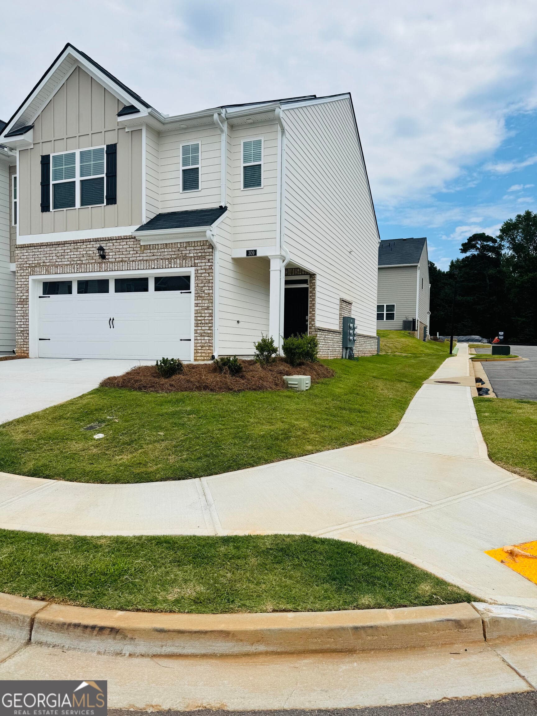 3 bedroom, 2.5 bathroom, 1,858 sq ft townhouse sold at 309 Elgin Drive, Lawrenceville, GA 30045