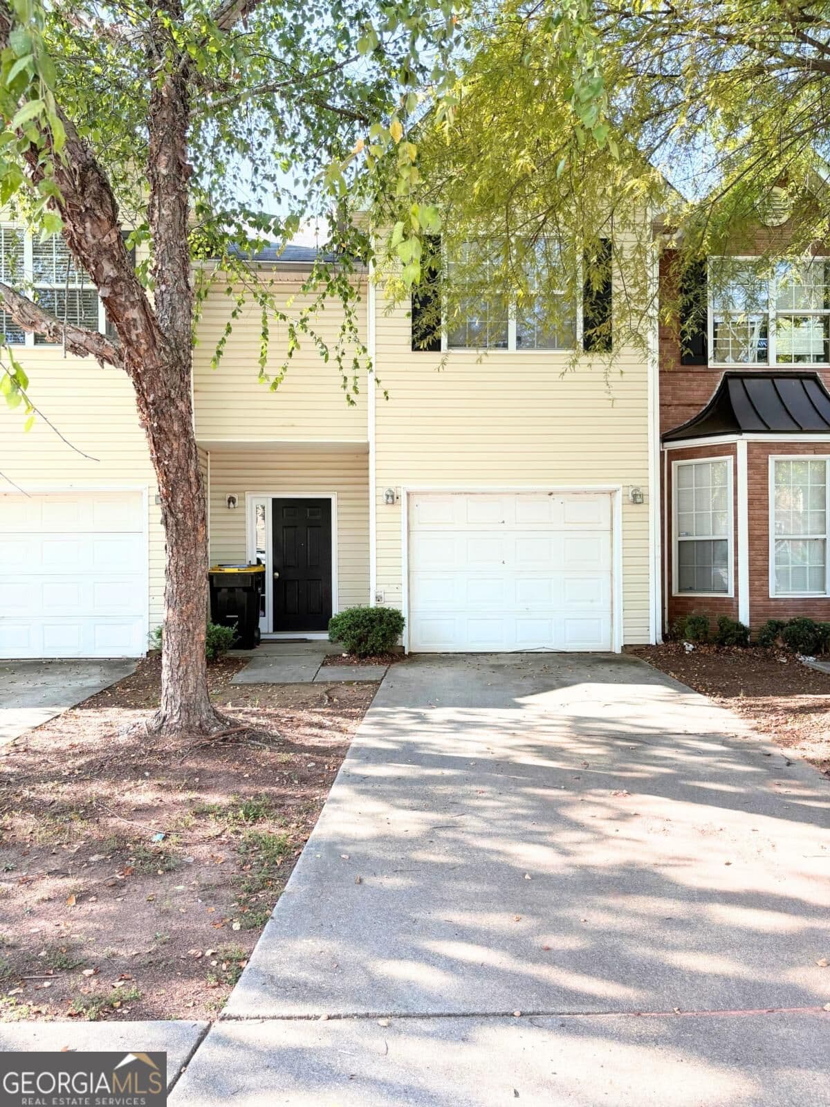 3 bedroom, 2.5 bathroom, 1,608 sq ft townhouse for sale at 11315 Michelle Way, Hampton, GA 30228