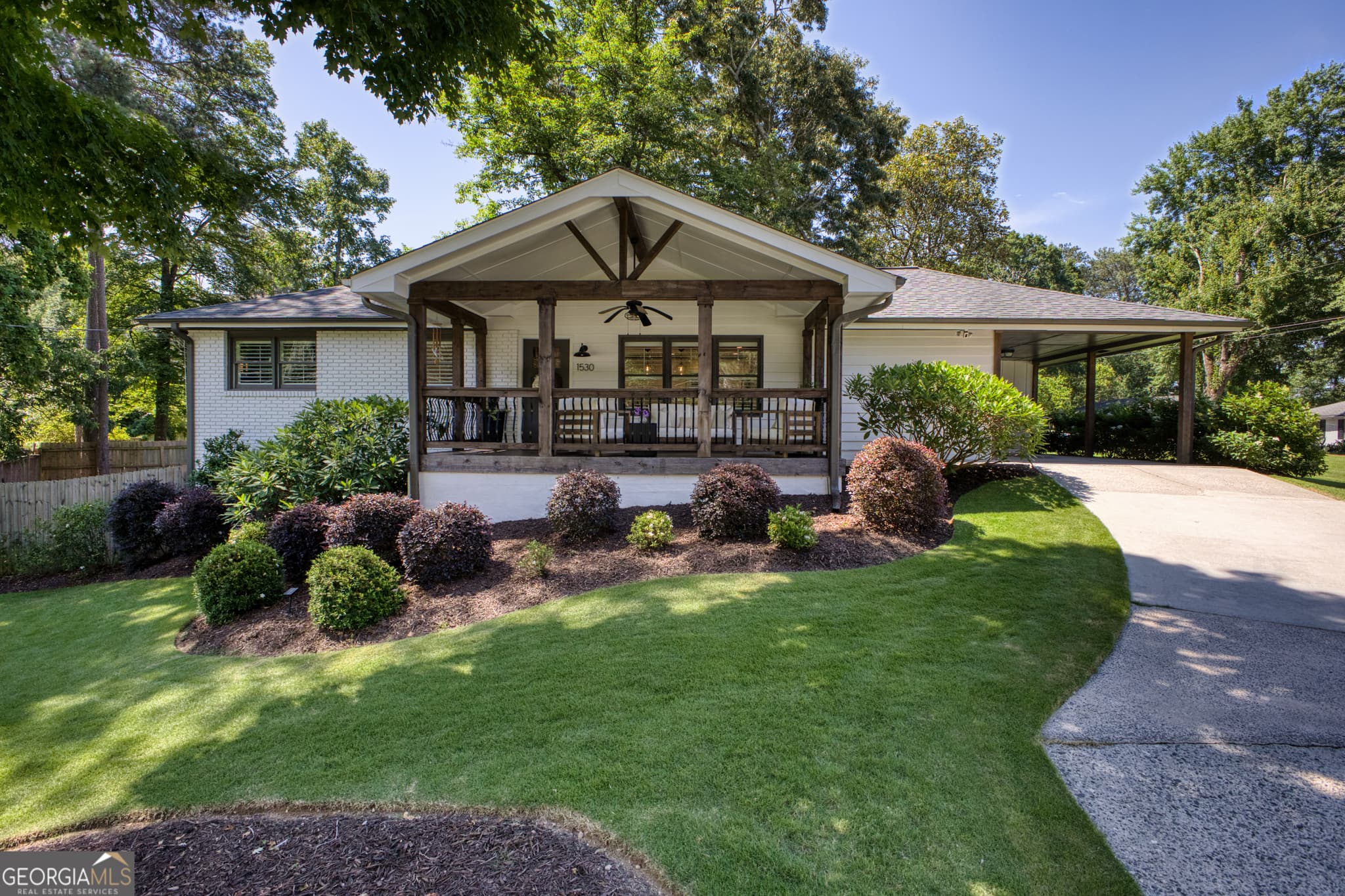 3 bedroom, 2 bathroom, 1,239 sq ft single family residence sold at 1530 Gaylor Drive, Smyrna, GA 30082