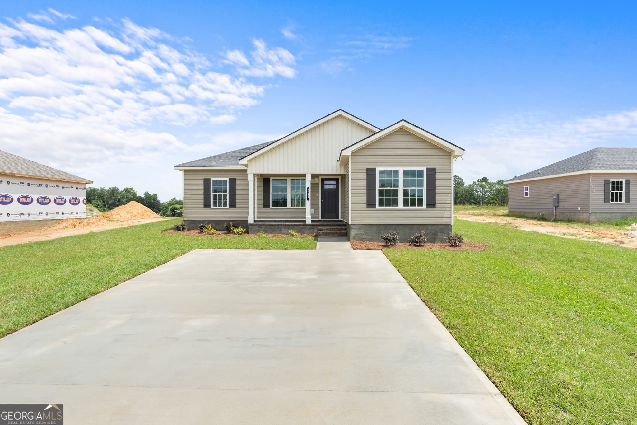 3 bedroom, 2 bathroom, 1,264 sq ft single family residence under contract at 511 Nickies Way, Statesboro, GA 30461