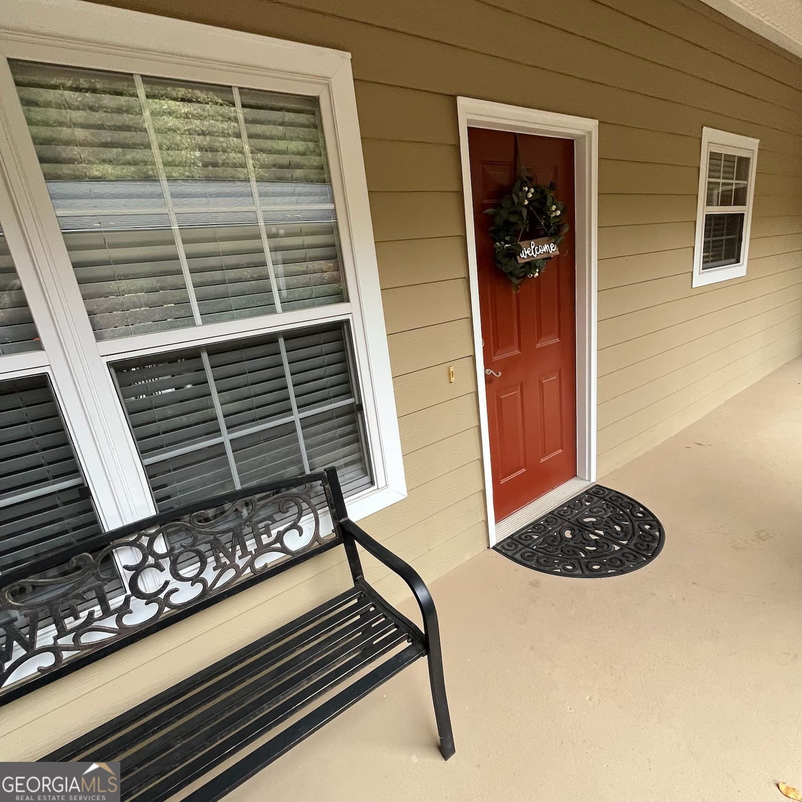2 bedroom, 2 bathroom, 1,496 sq ft condominium under contract at 20 Gleneagle Court 102A, Clayton, GA 30525