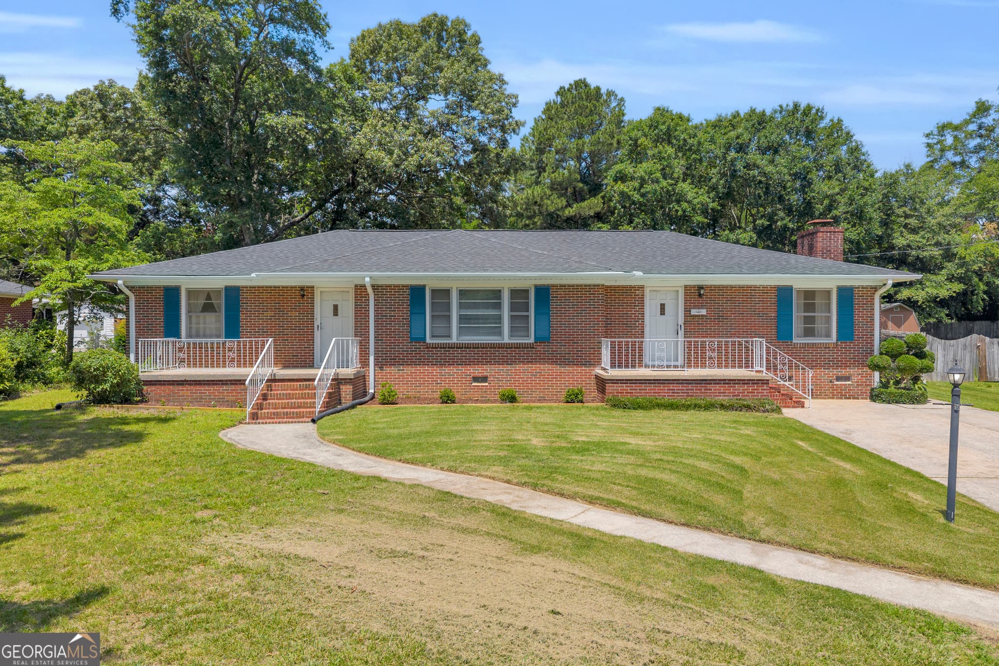 3 bedroom, 3 bathroom, 1,898 sq ft single family residence for sale at 128 Smith Street, Hartwell, GA 30643