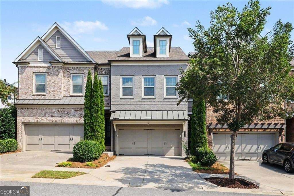 3 bedroom, 3.5 bathroom, 3,443 sq ft townhouse for sale at 1011 Milhaven Drive, Roswell, GA 30076