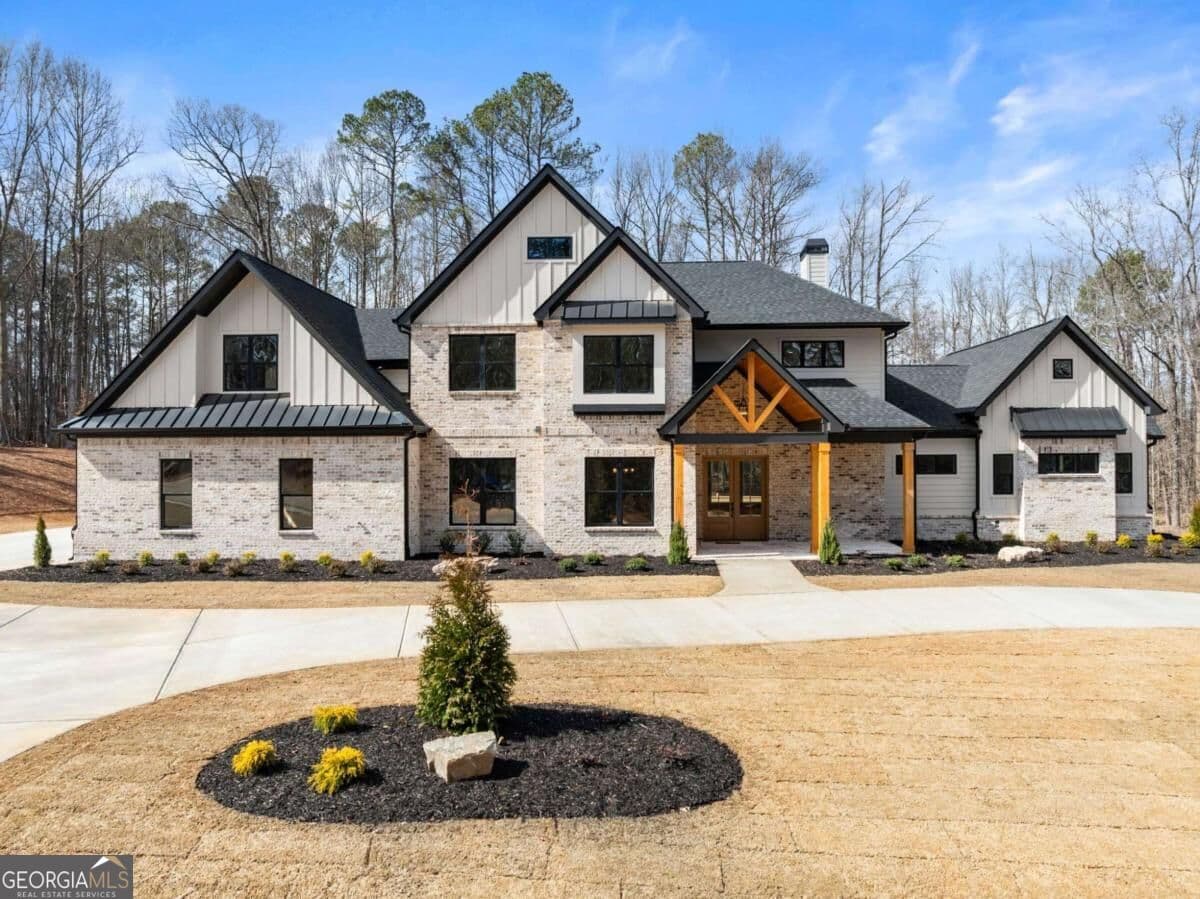 4 bedroom, 4.5 bathroom single family residence for sale at 1178 Pinnacle Drive, Hoschton, GA 30548