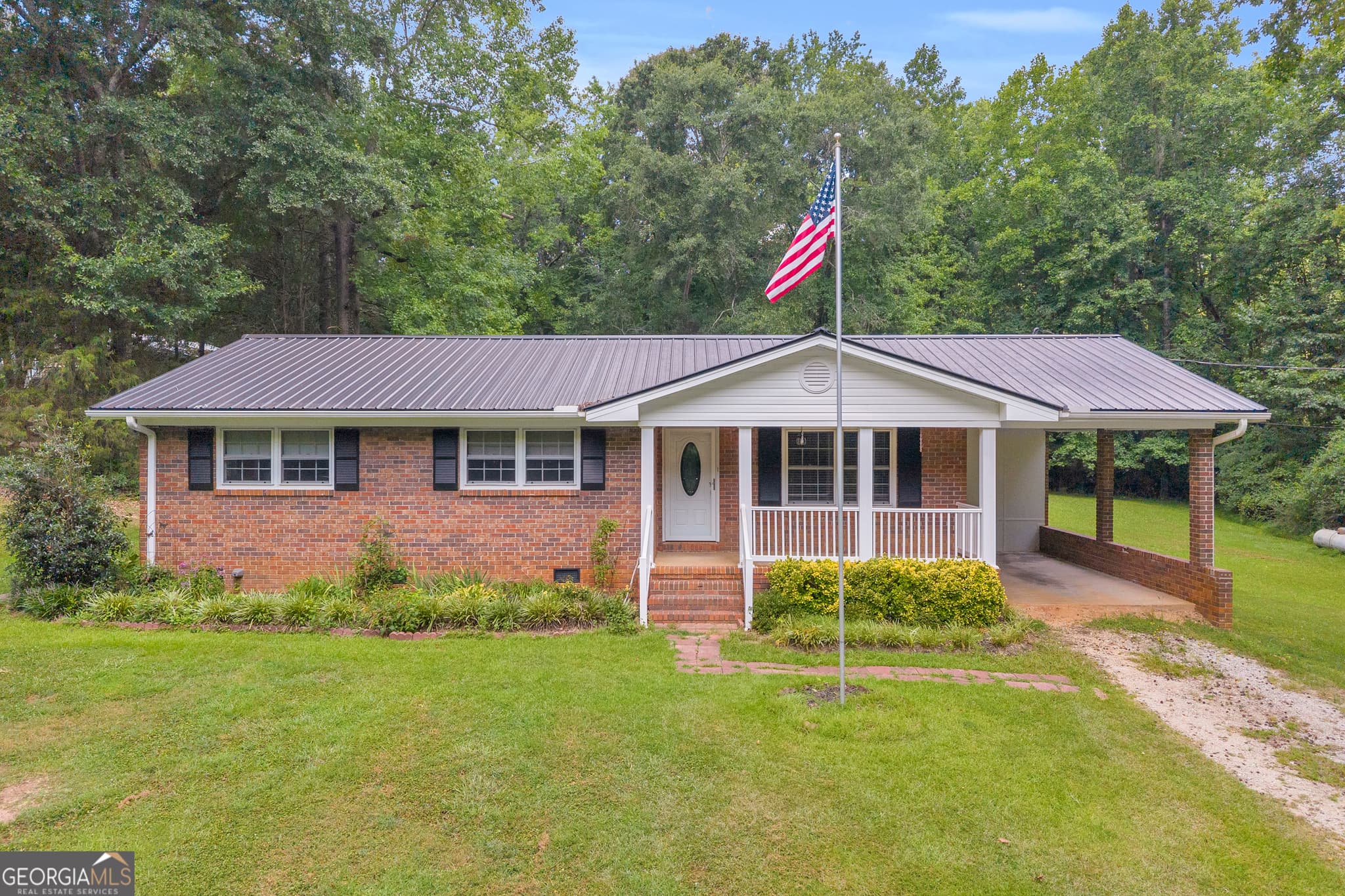4 bedroom, 2 bathroom, 1,468 sq ft single family residence under contract at 167 Shallow Creek Road, Hartwell, GA 30643