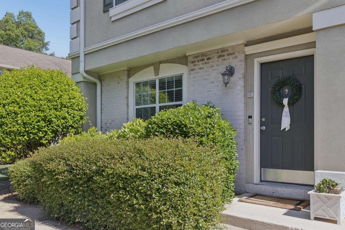 2 bedroom, 2.5 bathroom, 1,324 sq ft townhouse sold at 6900 Roswell Road F1, Atlanta, GA 30328