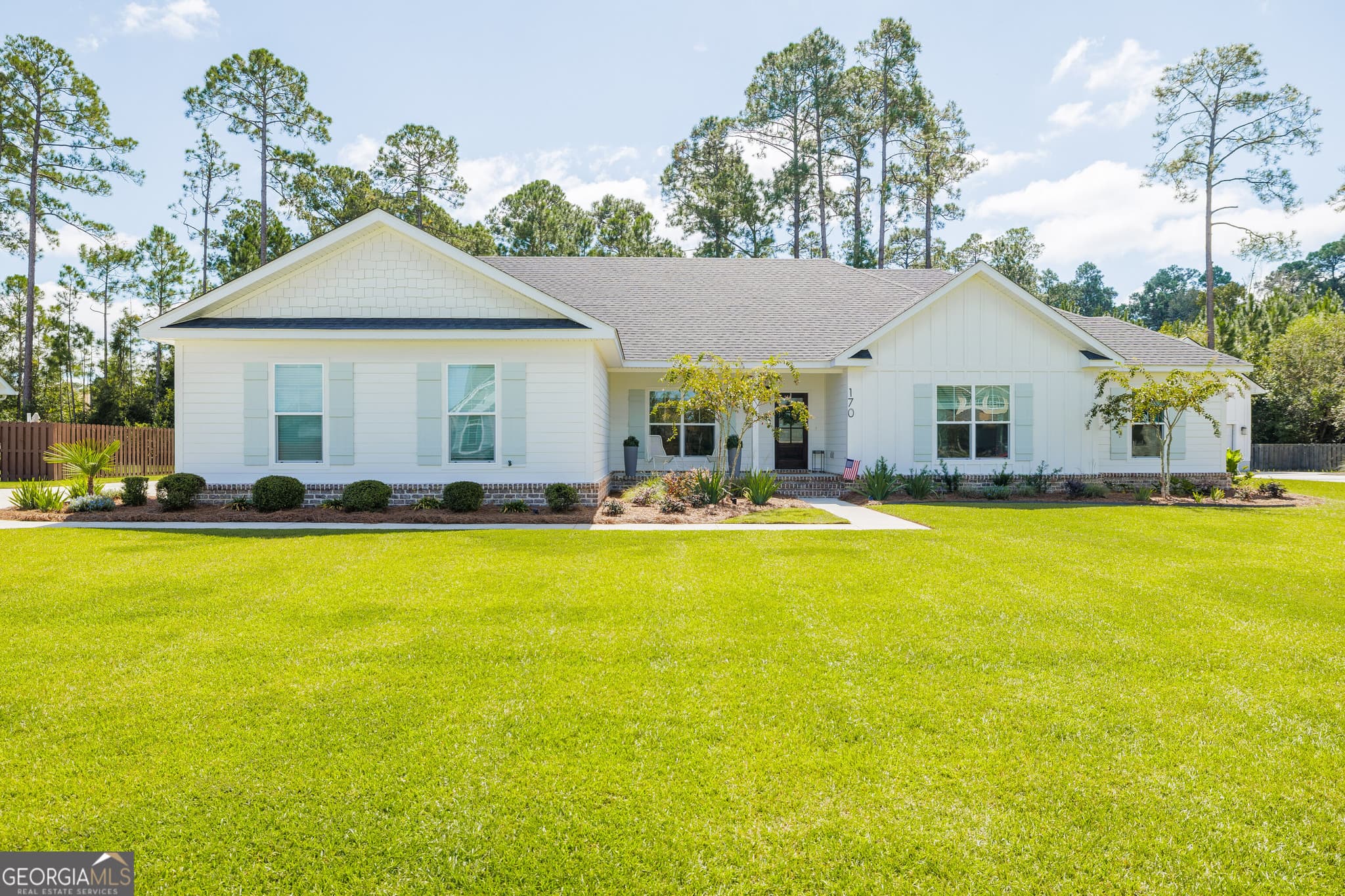 4 bedroom, 3 bathroom, 2,260 sq ft single family residence for sale at 170 Belmont Circle, Brunswick, GA 31525