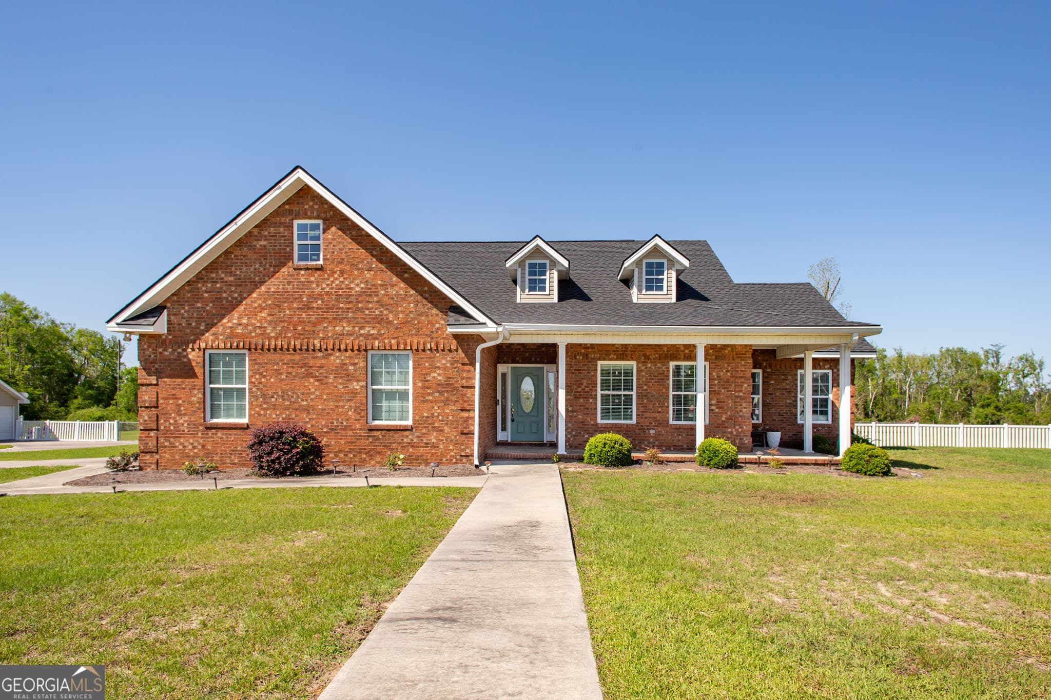 4 bedroom, 2 bathroom, 1,874 sq ft single family residence sold at 3002 Sun Creek Lane, Blackshear, GA 31516