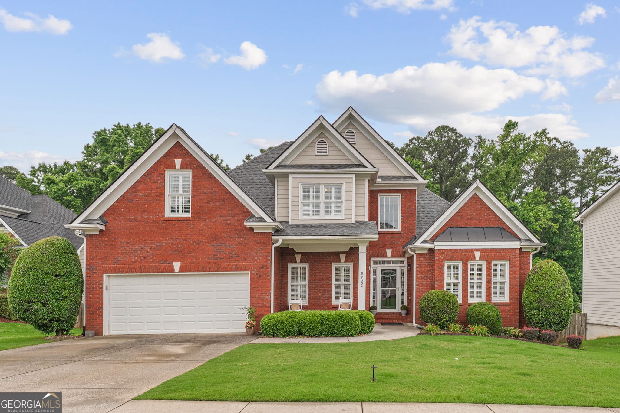 4 bedroom, 2.5 bathroom, 2,520 sq ft single family residence sold at 2352 Kennesaw Oaks Trail, Kennesaw, GA 30152
