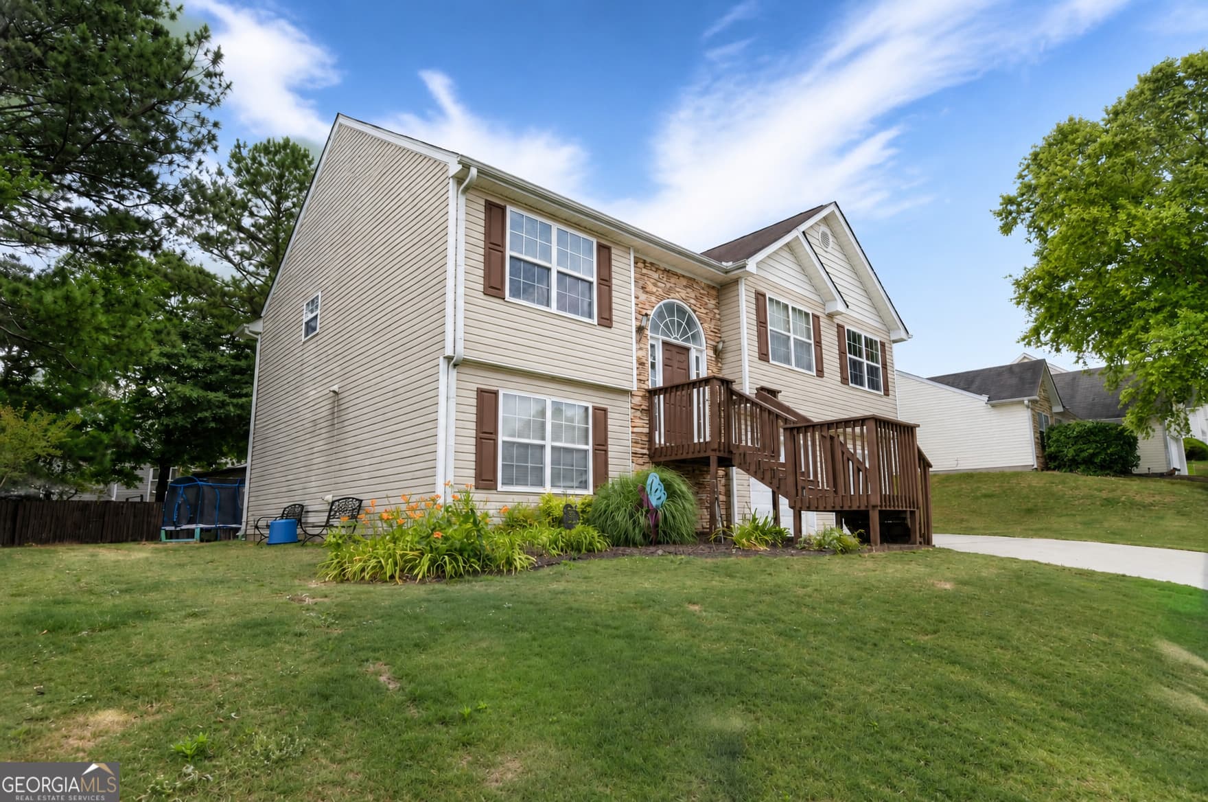 4 bedroom, 3 bathroom, 2,242 sq ft single family residence sold at 912 Kendall Park Drive, Winder, GA 30680