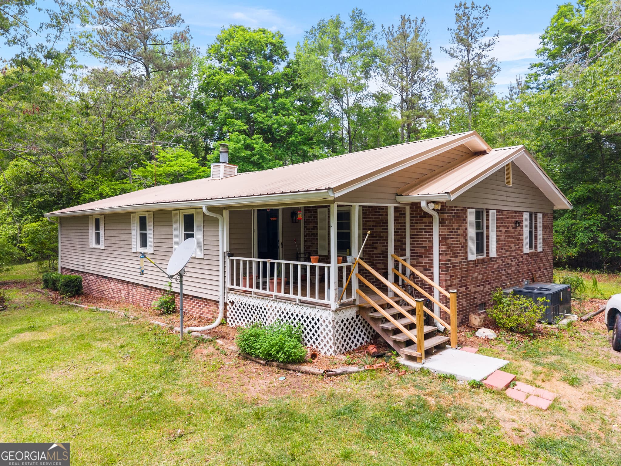 3 bedroom, 2 bathroom, 1,864 sq ft single family residence sold at 2275 E Houze Road, Fort Valley, GA 31030