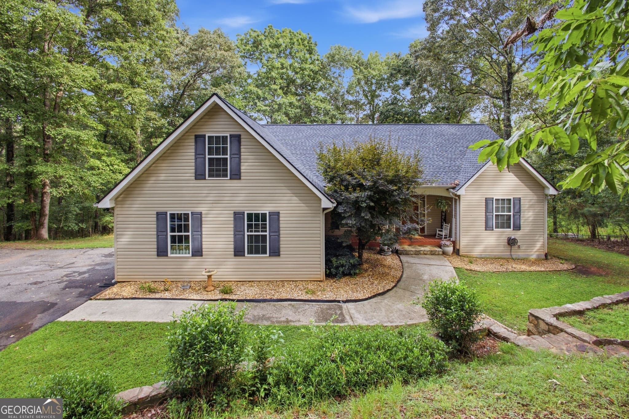 5 bedroom, 3 bathroom, 4,006 sq ft single family residence for sale at 192 Sweetbriar Drive, Demorest, GA 30535