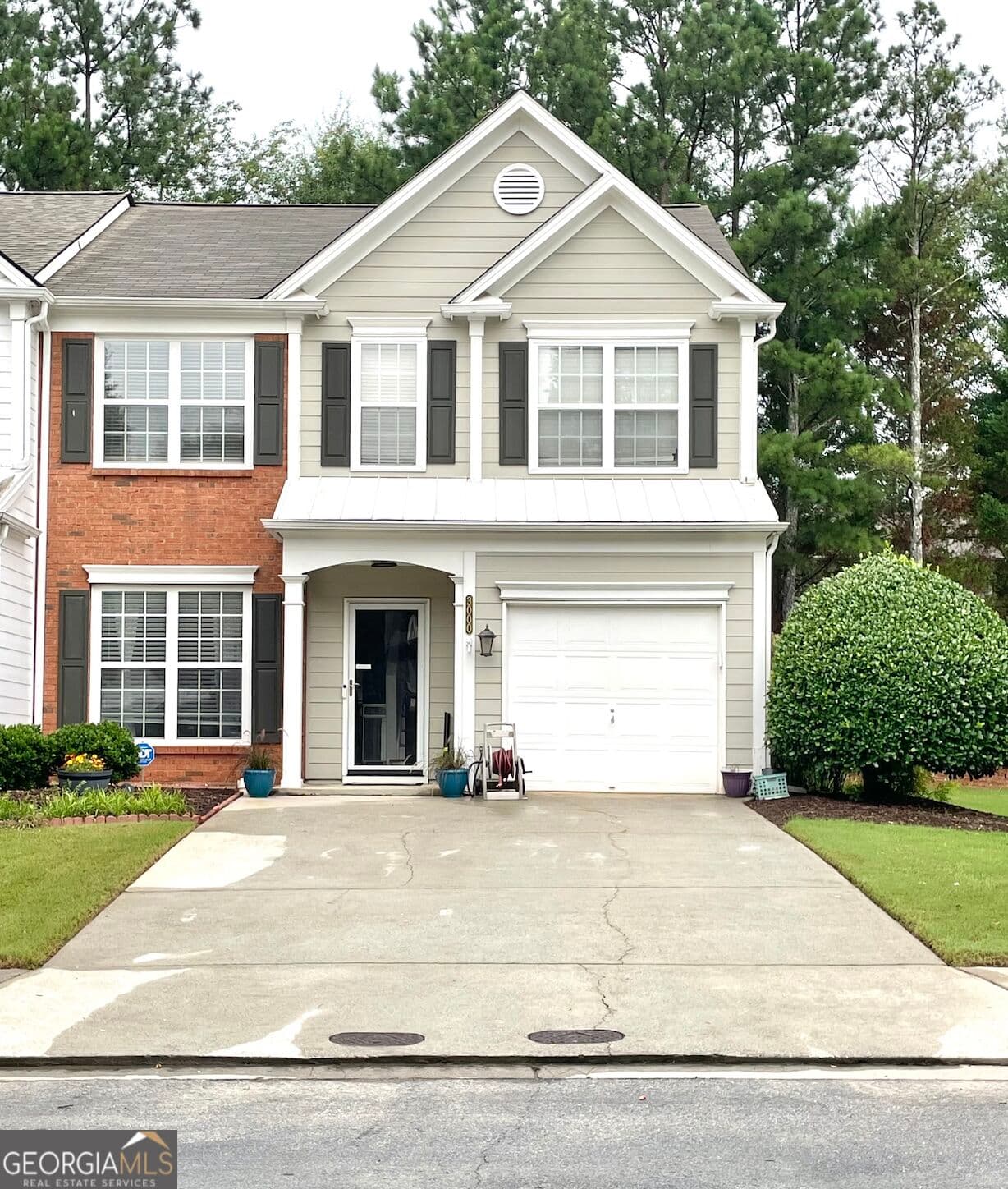 3 bedroom, 2.5 bathroom, 1,616 sq ft townhouse for sale at 3000 Commonwealth Circle # 14, Milton, GA 30004