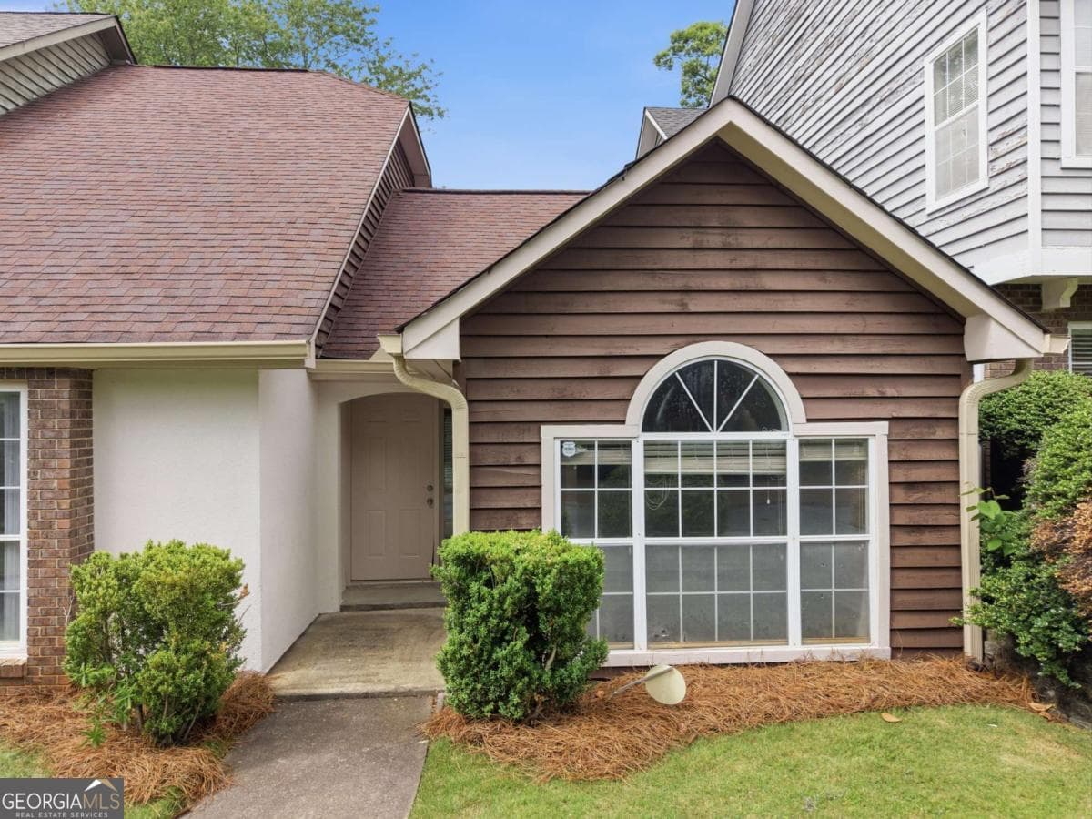 2 bedroom, 2 bathroom, 1,262 sq ft townhouse sold at 3747 Wetherburn Drive, Clarkston, GA 30021
