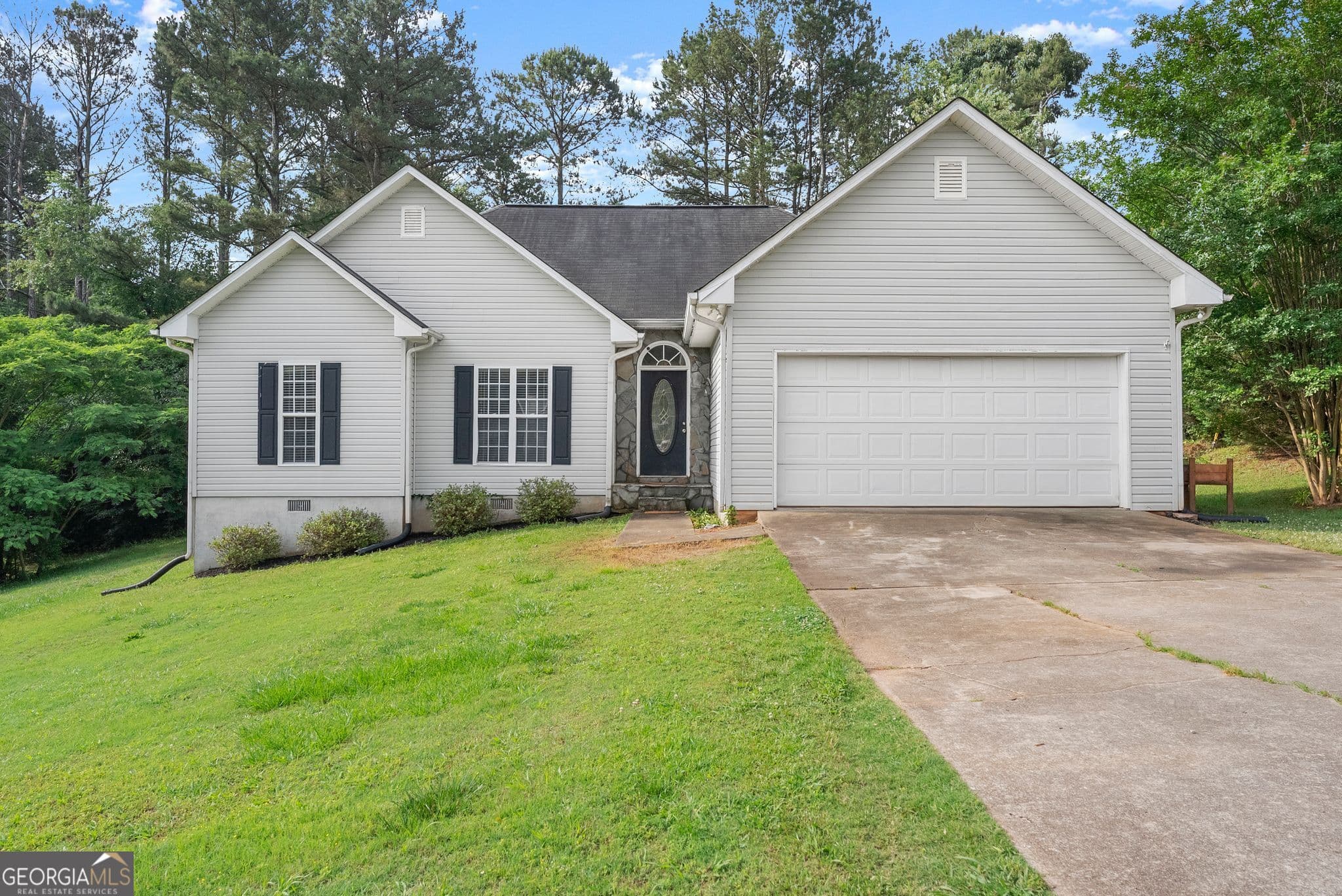 3 bedroom, 2 bathroom, 1,438 sq ft single family residence sold at 4302 Woodglenn Drive, Gainesville, GA 30507