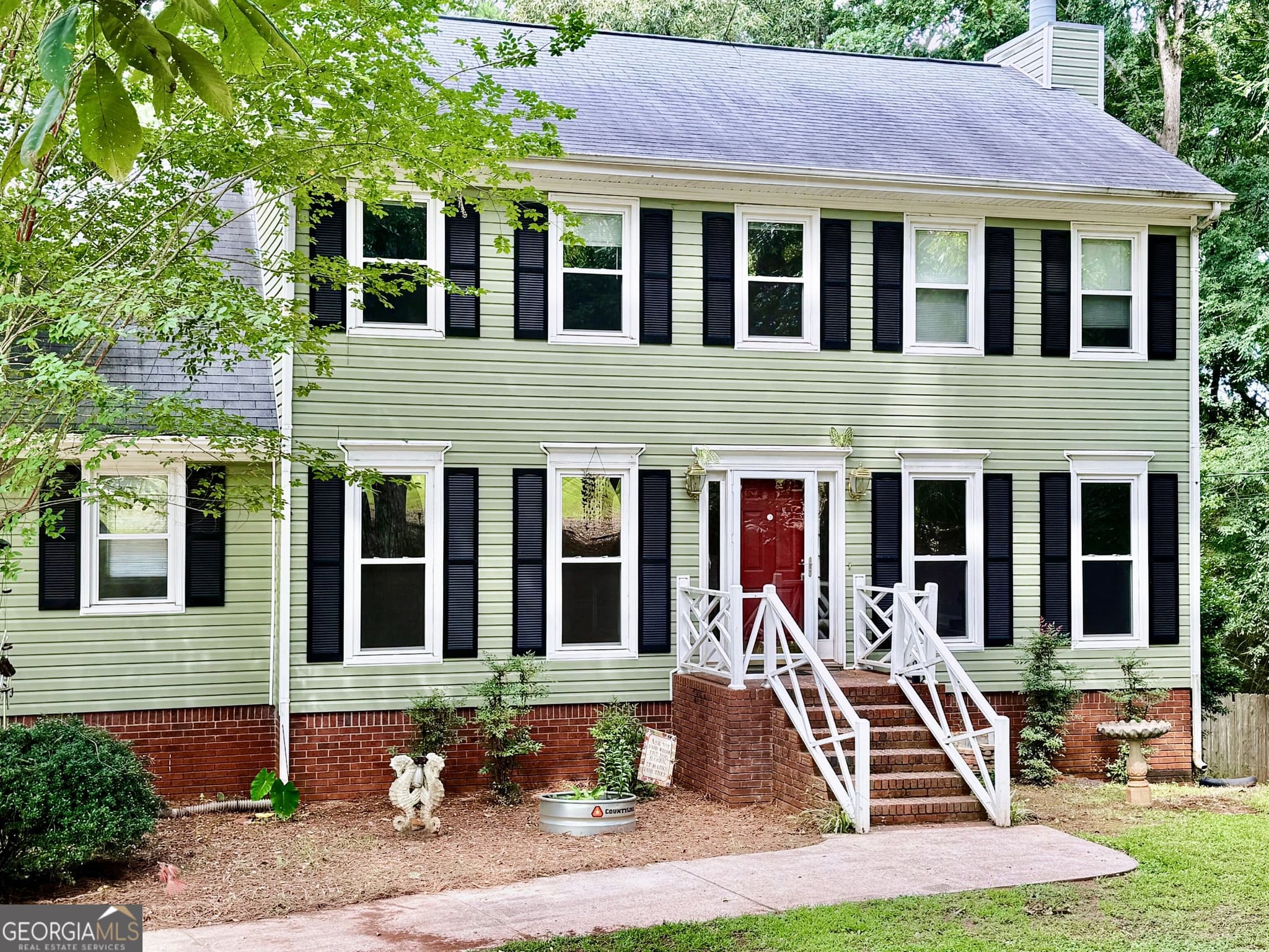 4 bedroom, 2.5 bathroom, 1,998 sq ft single family residence for sale at 206 Sturbridge Drive, Lagrange, GA 30240