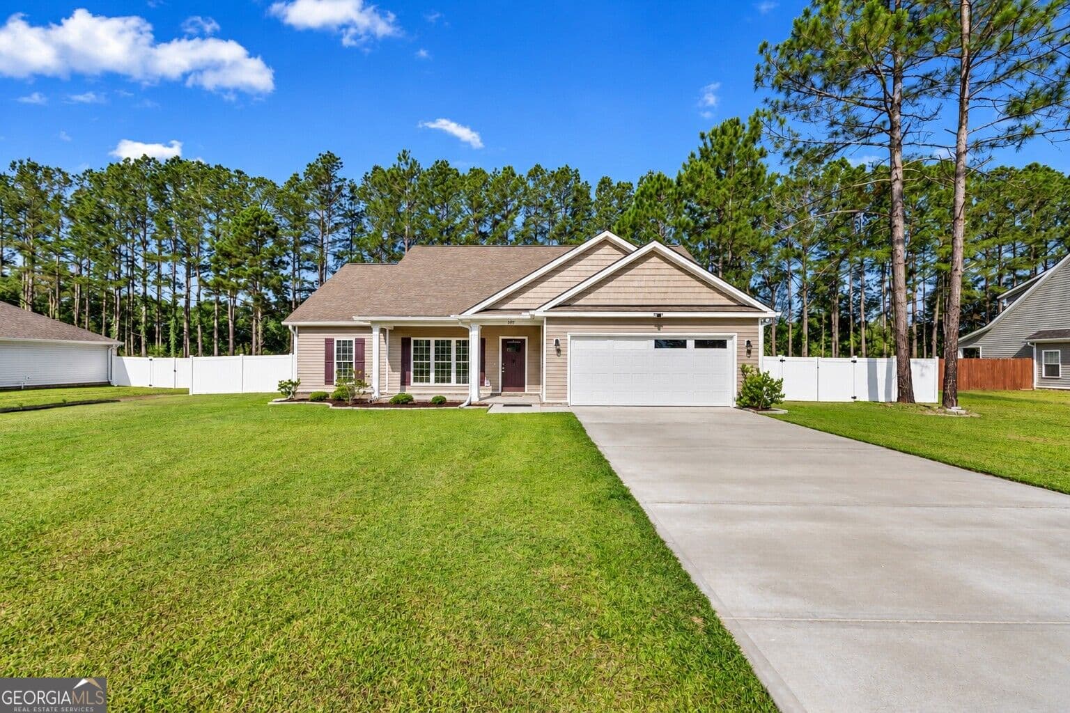 3 bedroom, 2 bathroom, 1,655 sq ft single family residence for sale at 309 Tallulah Bend, Ellabell, GA 31308