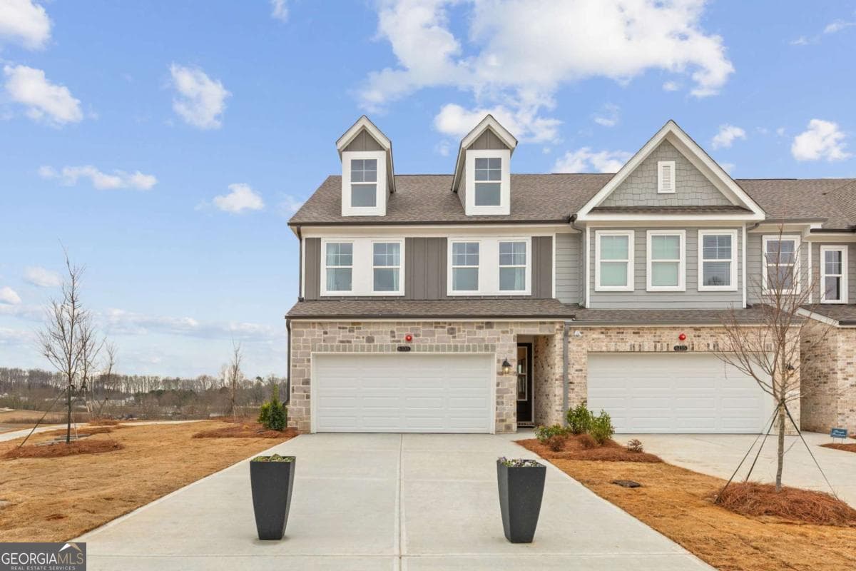 3 bedroom, 2.5 bathroom townhouse sold at 6155 Molo Lane 0667, Cumming, GA 30041