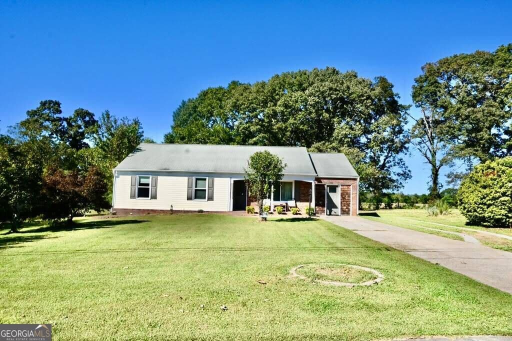 3 bedroom, 2 bathroom, 1,448 sq ft single family residence for sale at 3081 Albion Farm Road, Duluth, GA 30097