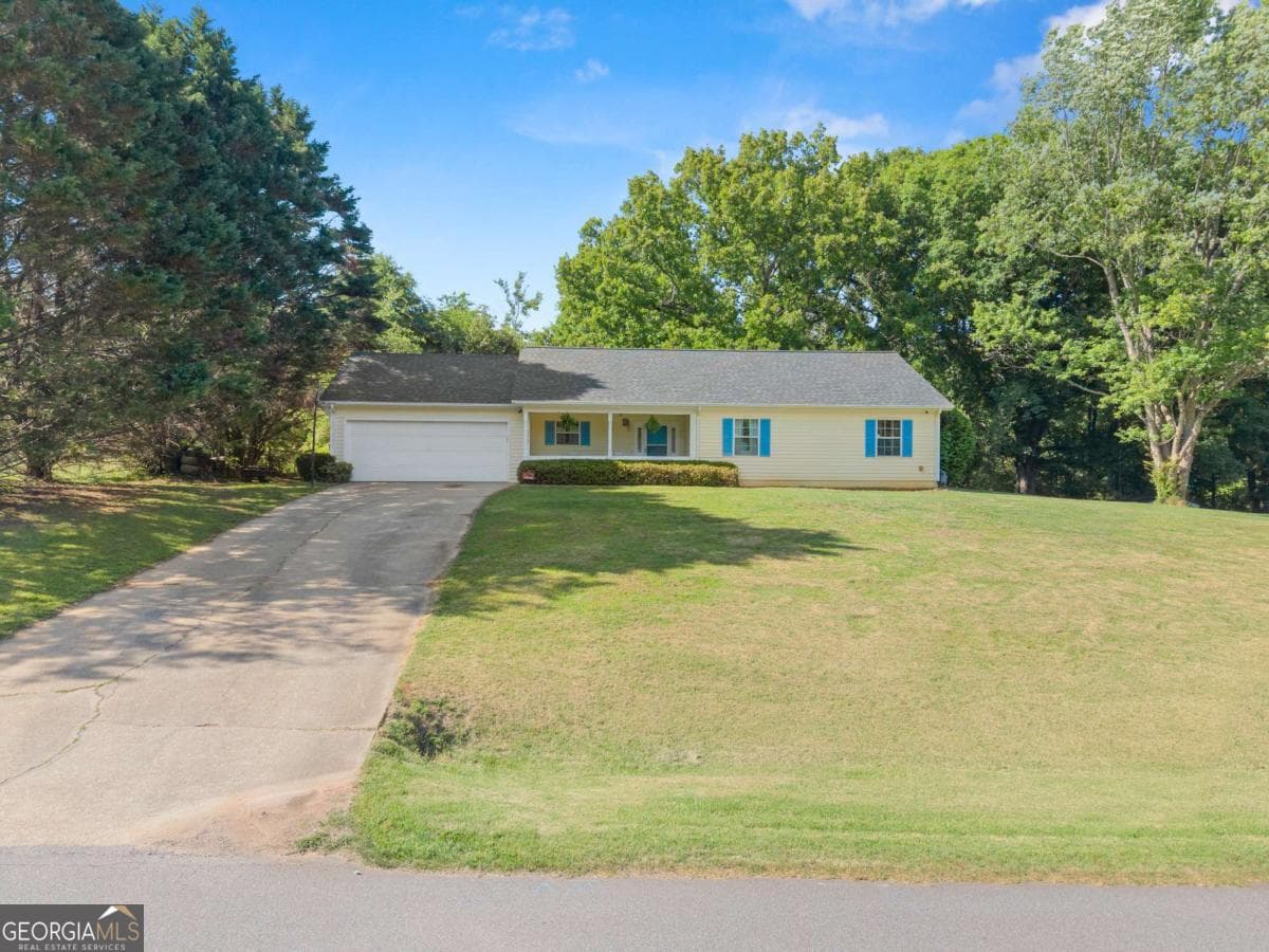 3 bedroom, 2 bathroom, 1,530 sq ft single family residence sold at 3719 River North Drive, Gainesville, GA 30506