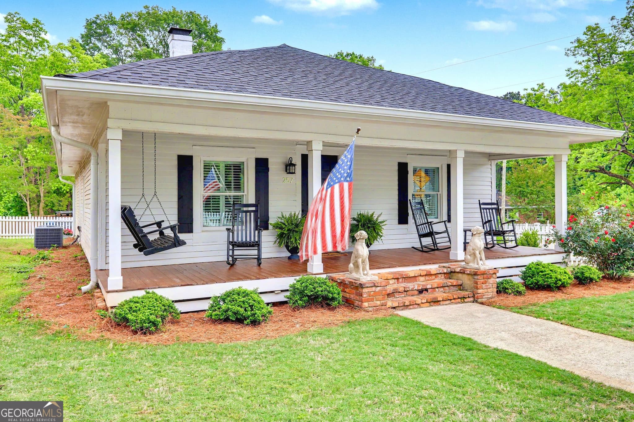 2 bedroom, 2 bathroom, 1,498 sq ft single family residence sold at 257 Boulevard, Monroe, GA 30655