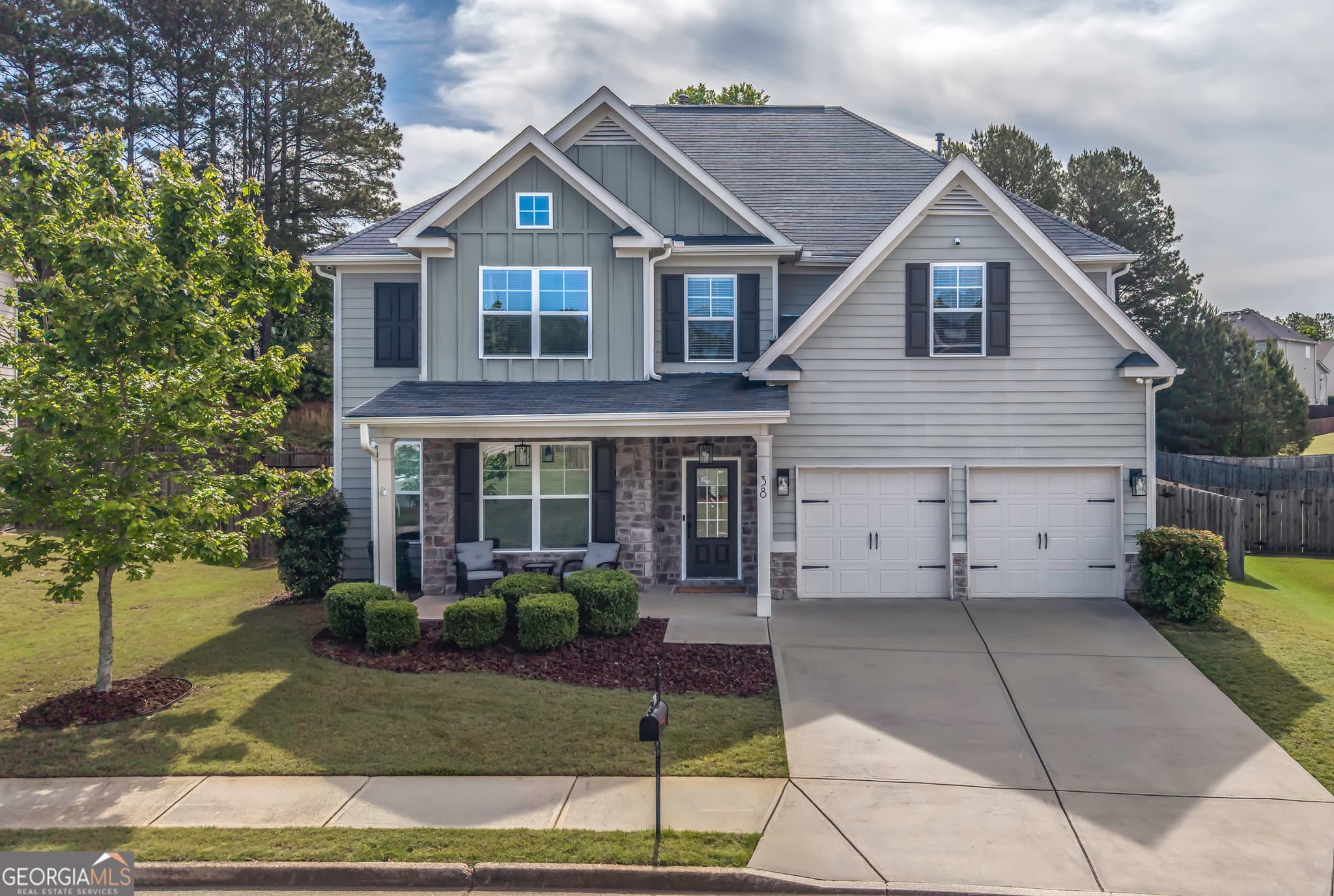 4 bedroom, 2.5 bathroom, 2,556 sq ft single family residence sold at 38 Fallen Oak Trace, Dallas, GA 30132