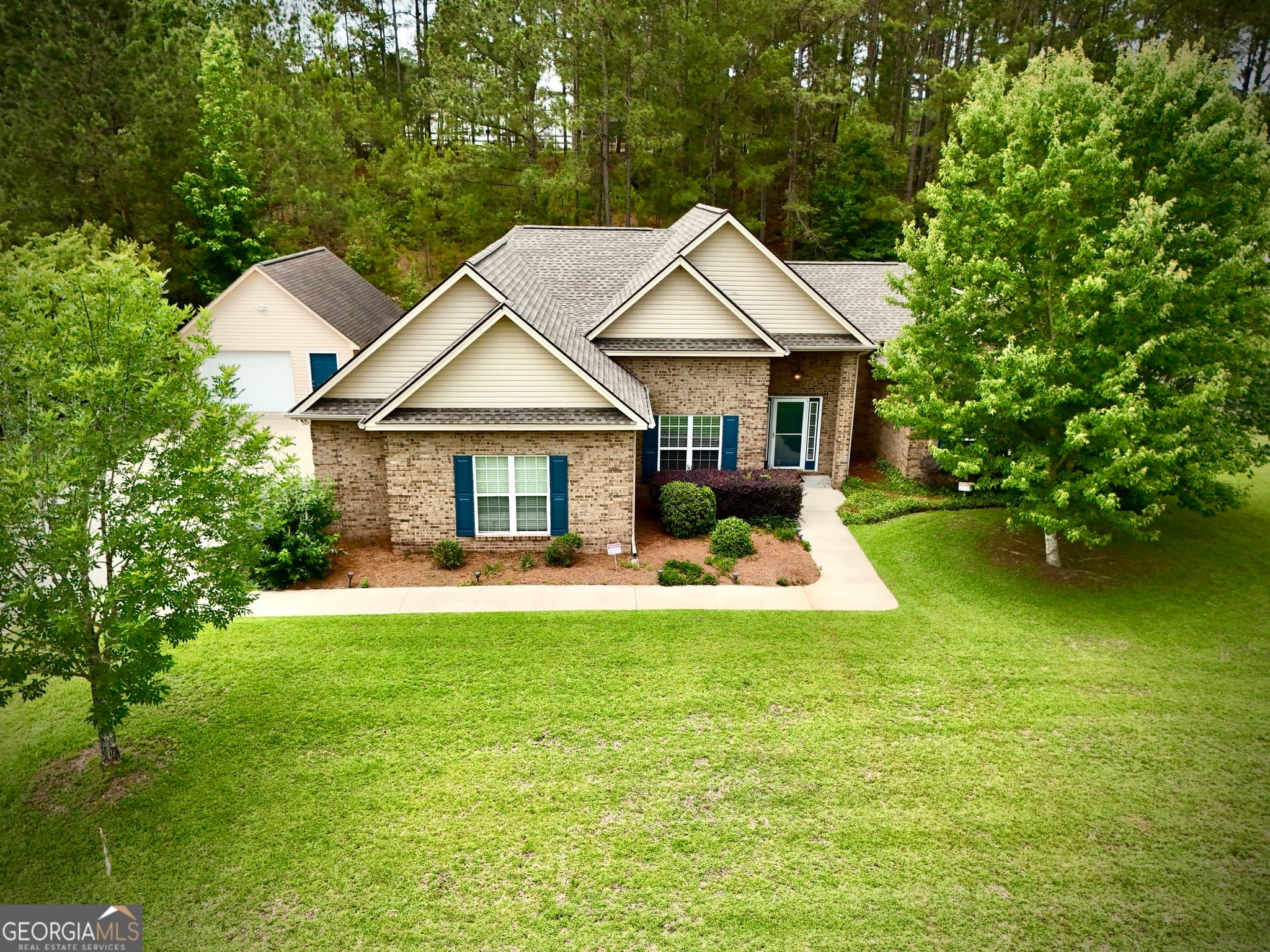 3 bedroom, 2 bathroom, 2,005 sq ft single family residence sold at 110 Holly Lakes Drive, Dublin, GA 31021
