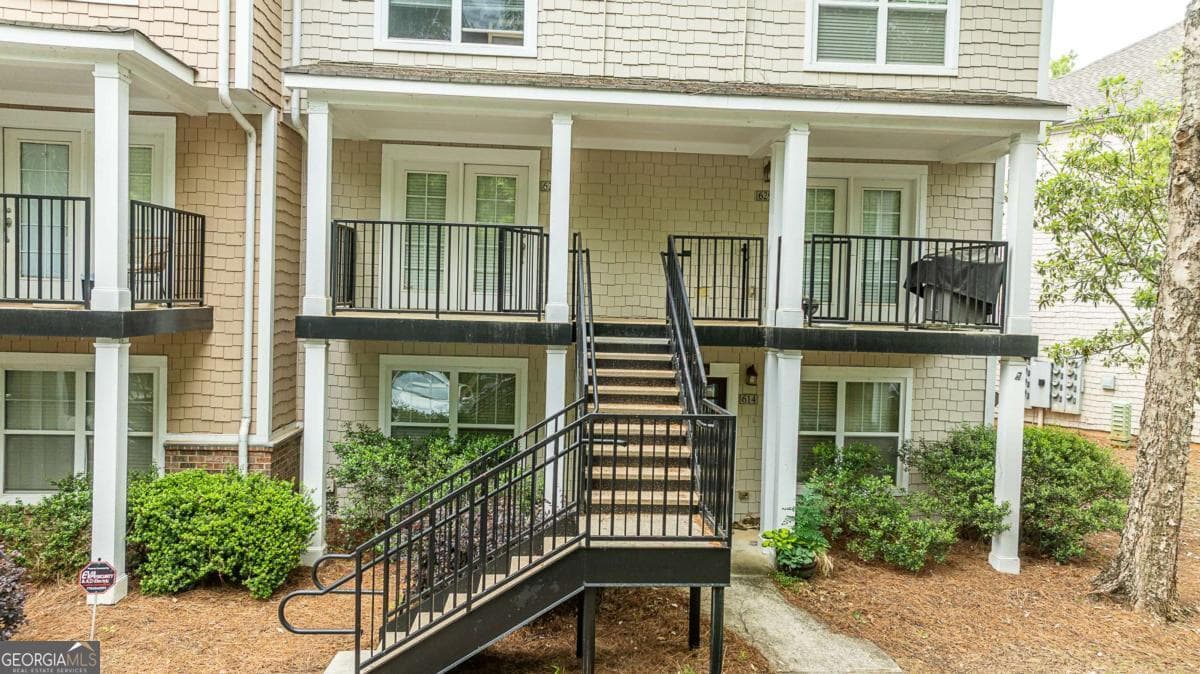 2 bedroom, 2.5 bathroom, 1,168 sq ft condominium sold at 1035 Barnett Shoals Road 628, Athens, GA 30605