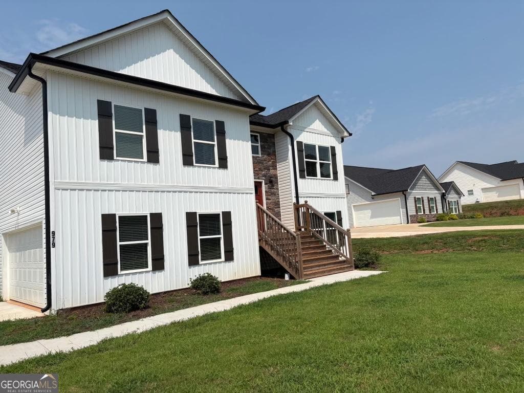 4 bedroom, 3 bathroom, 2,302 sq ft single family residence for sale at 979 Dortch Road, Eastanollee, GA 30538