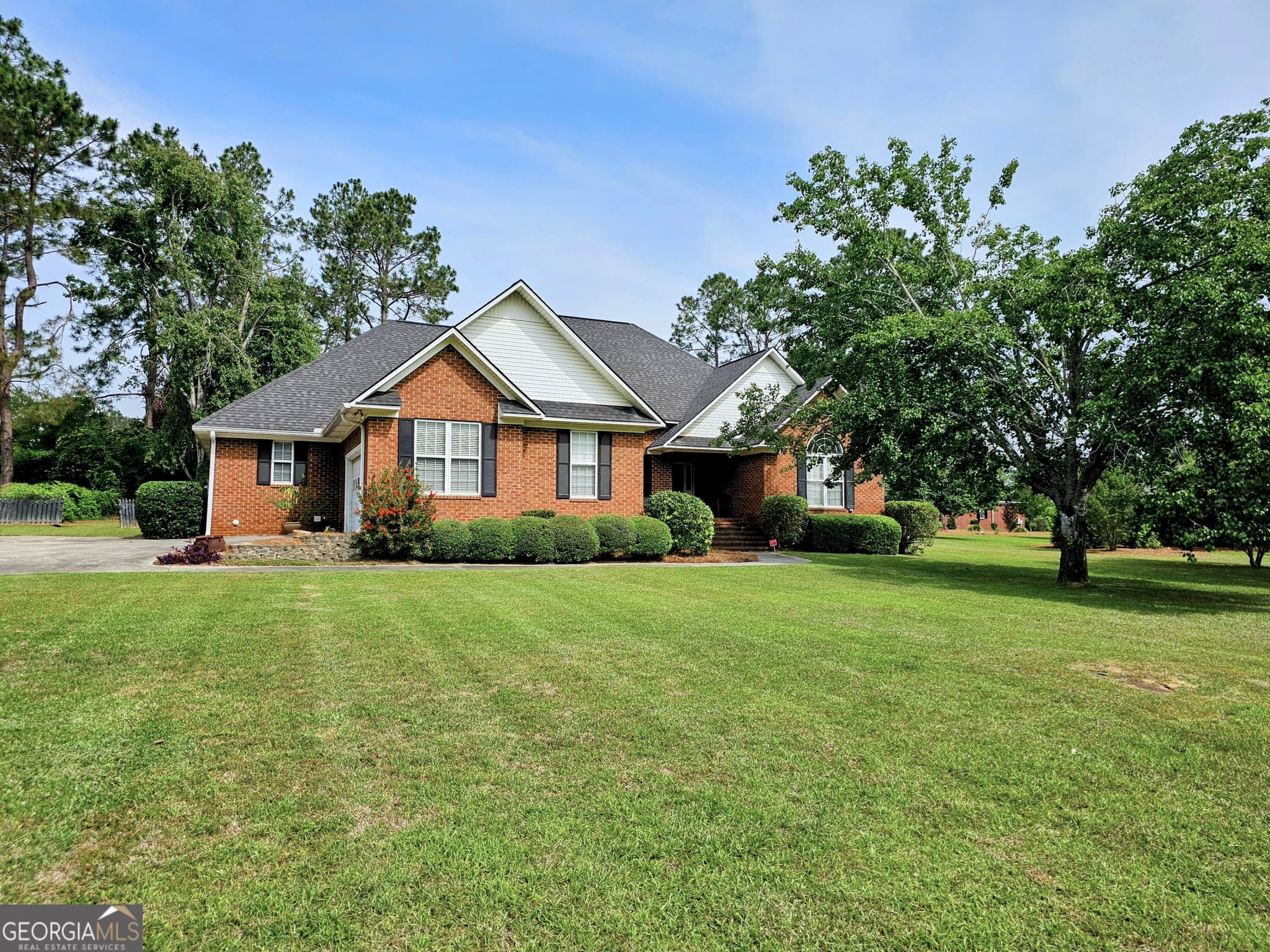 4 bedroom, 2.5 bathroom, 2,770 sq ft single family residence sold at 911 Pointer Road, Statesboro, GA 30461