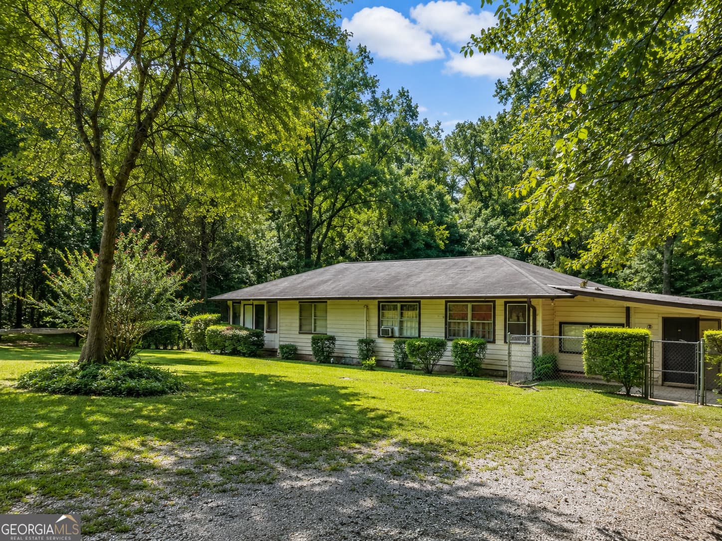3 bedroom, 1 bathroom, 1,680 sq ft single family residence for sale at 172 Raymond Carson Street, Newnan, GA 30265