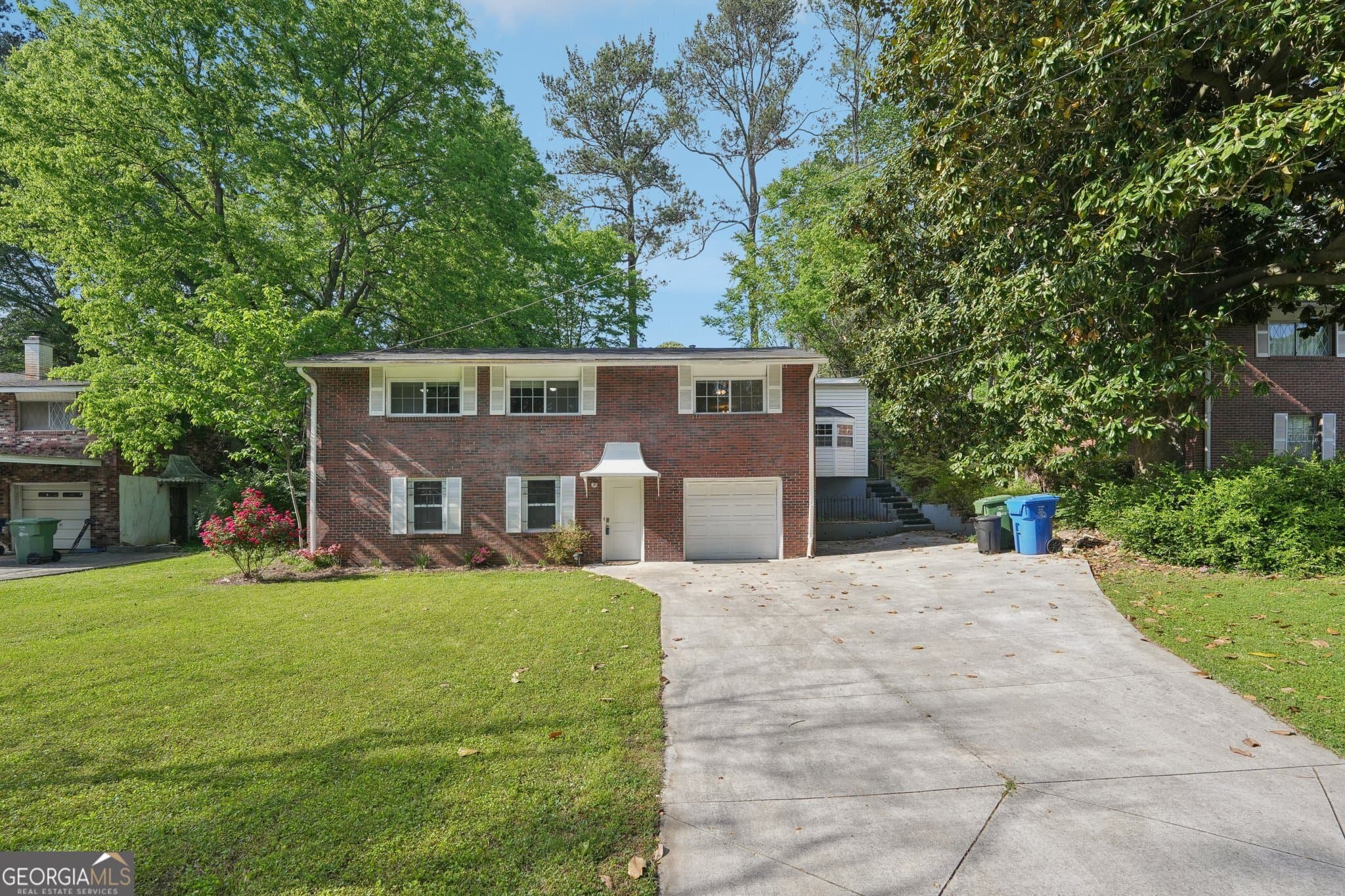 5 bedroom, 3 bathroom single family residence sold at 2911 Allegro Drive, Atlanta, GA 30318