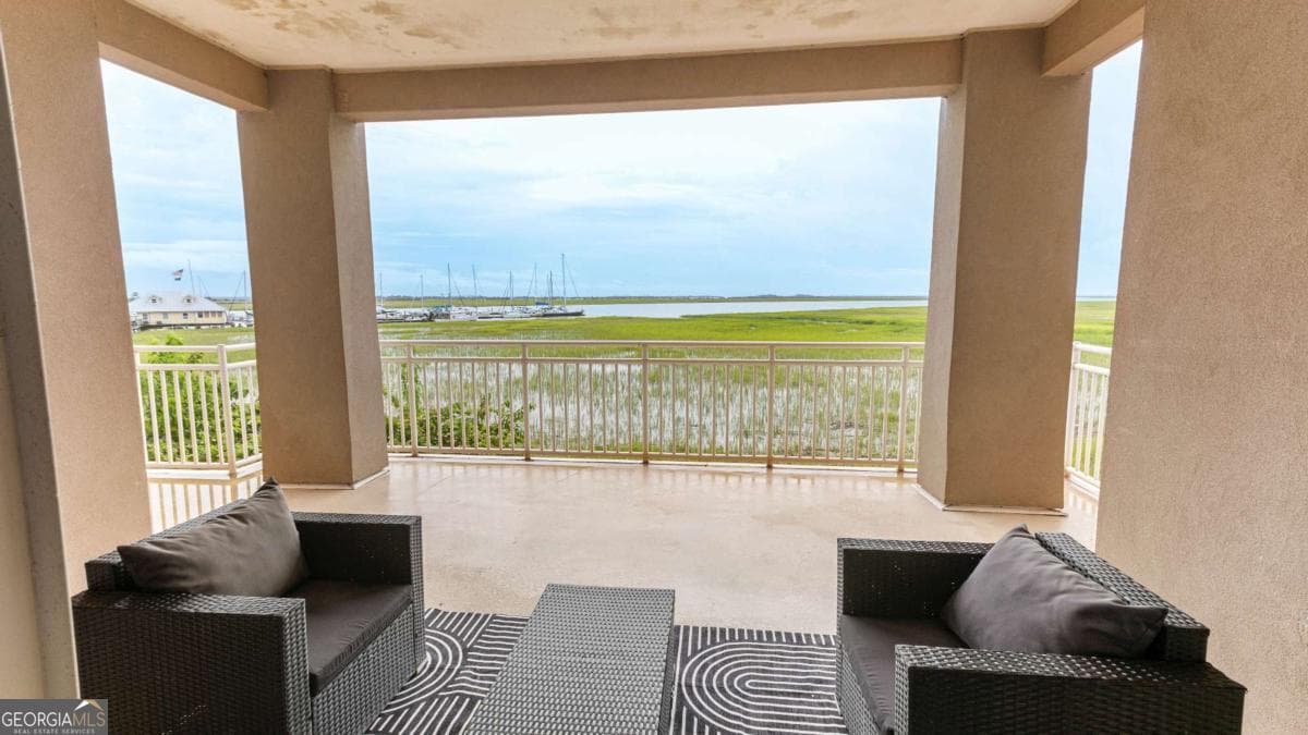 3 bedroom, 3 bathroom, 2,036 sq ft condominium for sale at 8001 Us Highway 80 103, Savannah, GA 31410
