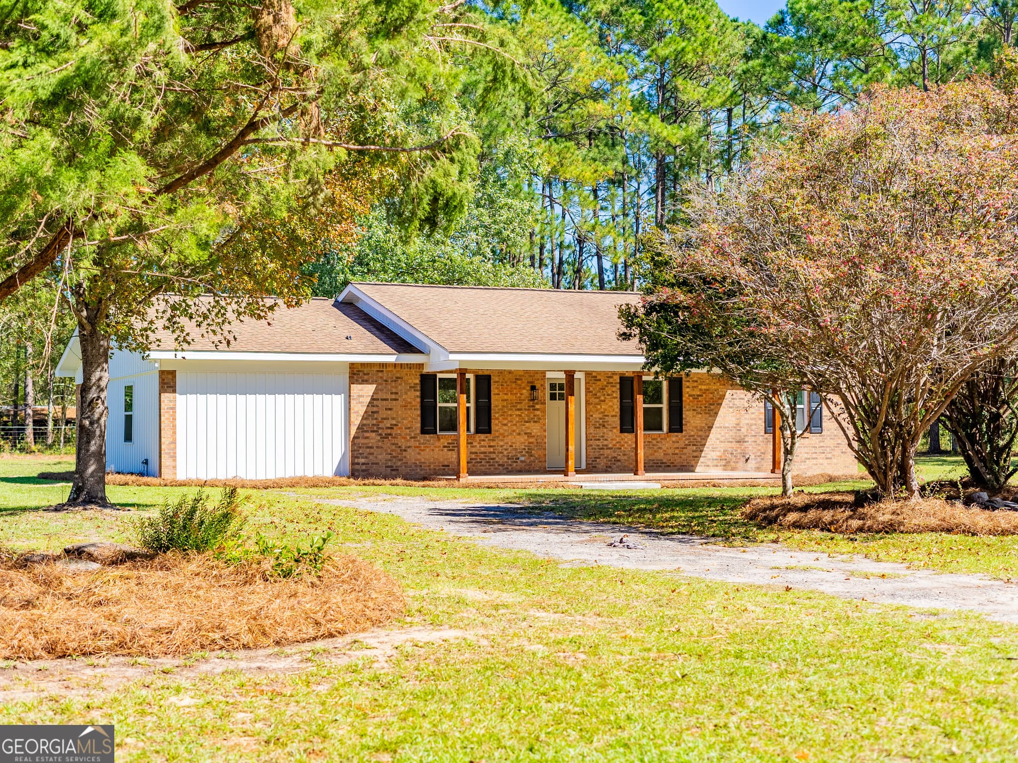 4 bedroom, 2 bathroom, 1,568 sq ft single family residence sold at 4828 Alabaha Woods Drive, Blackshear, GA 31516