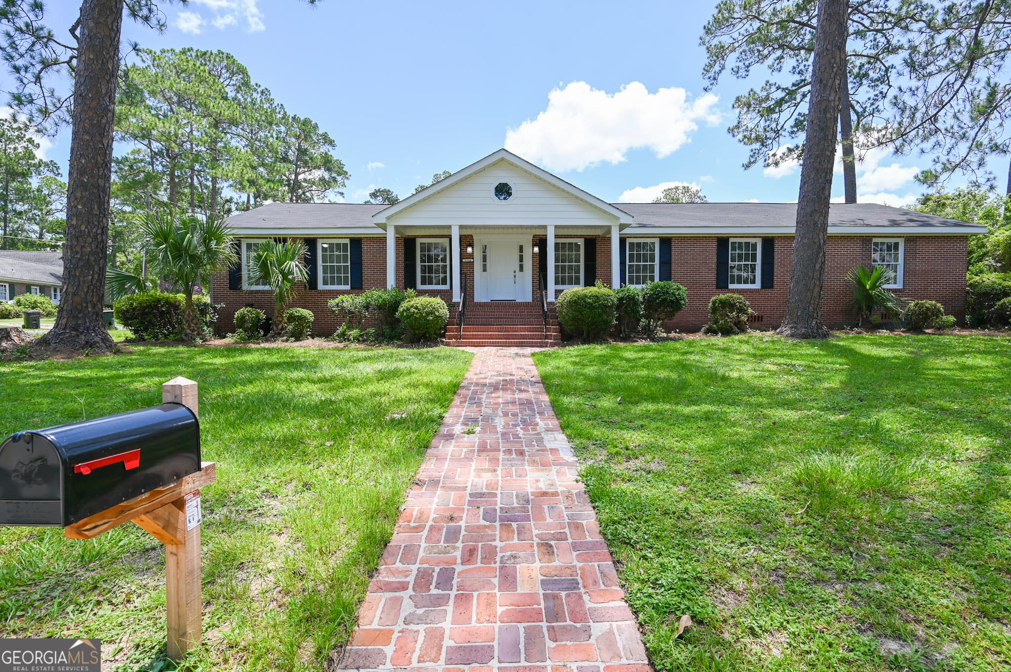 3 bedroom, 2 bathroom, 2,760 sq ft single family residence for sale at 1304 Hill Street, Waycross, GA 31501