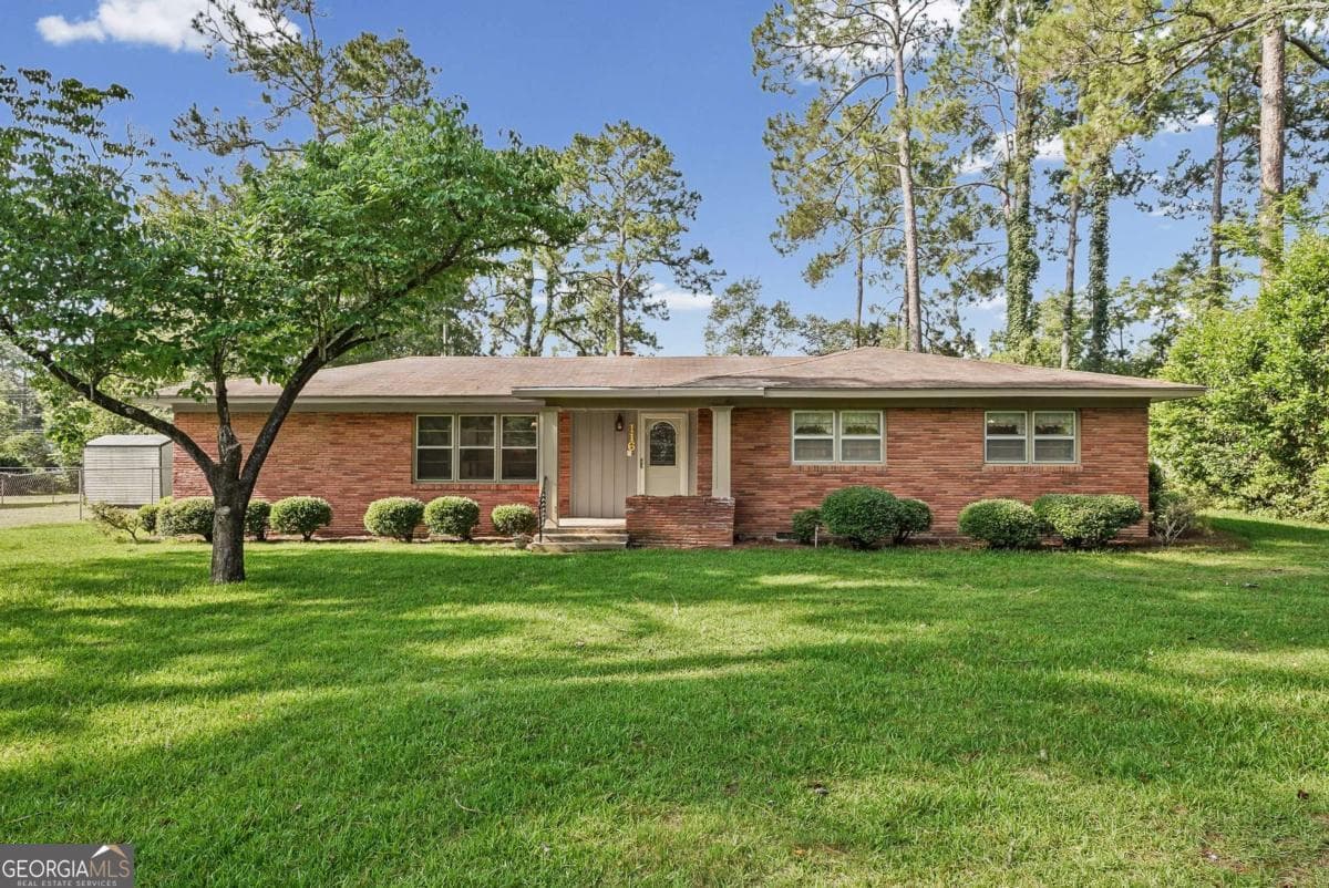 3 bedroom, 2 bathroom, 2,362 sq ft single family residence under contract at 116 Patton Avenue, Fitzgerald, GA 31750