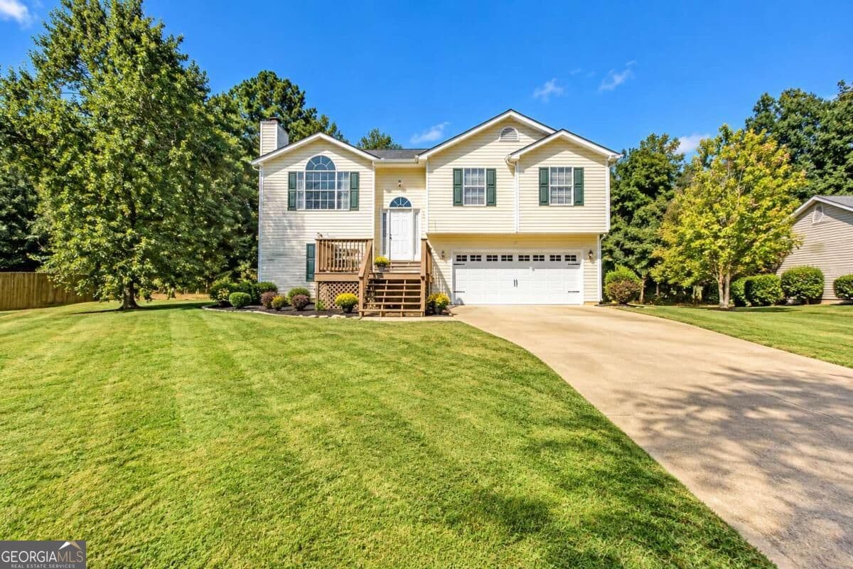 4 bedroom, 3 bathroom, 1,276 sq ft single family residence for sale at 189 Robert Drive, Braselton, GA 30517