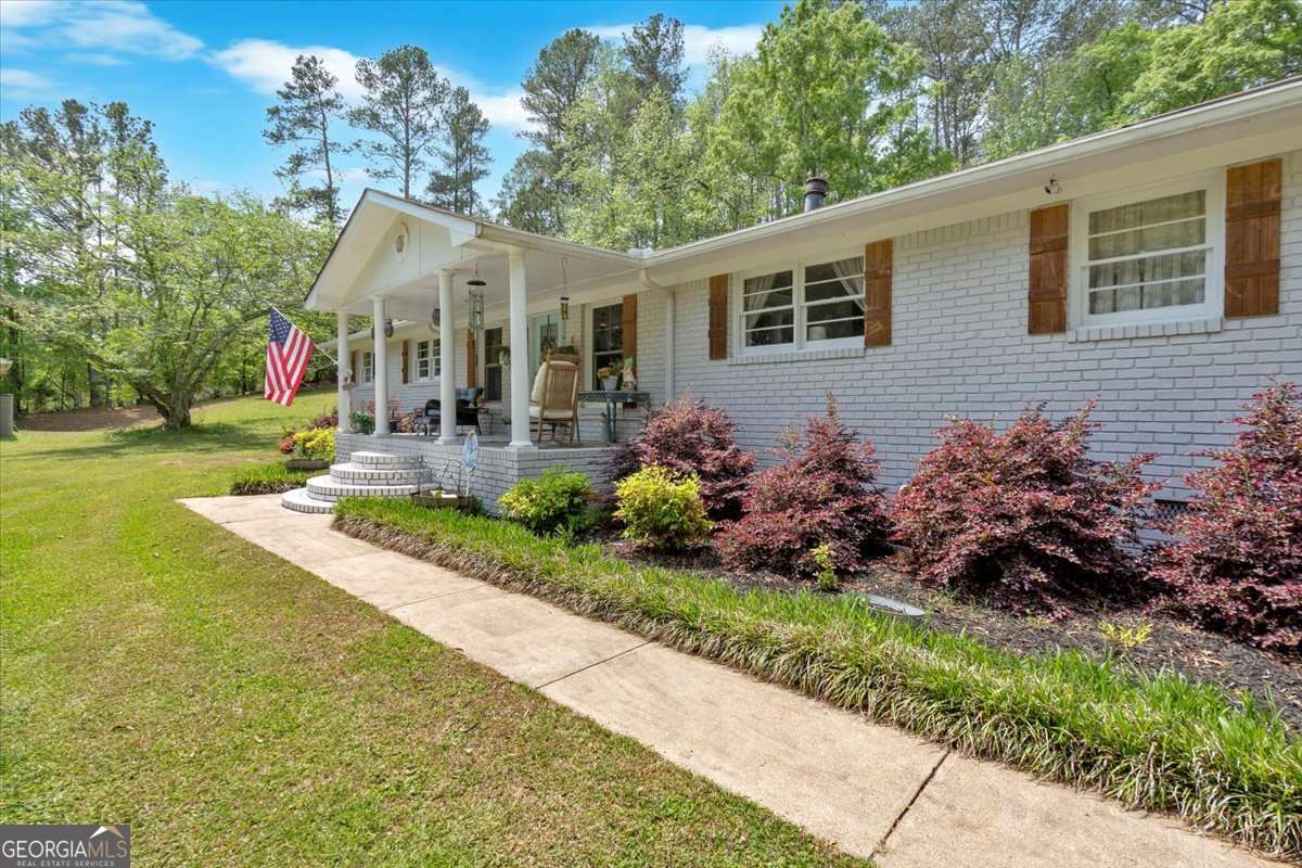 3 bedroom, 2 bathroom, 1,705 sq ft single family residence sold at 4083 OLD DALTON Road, Rome, GA 30165