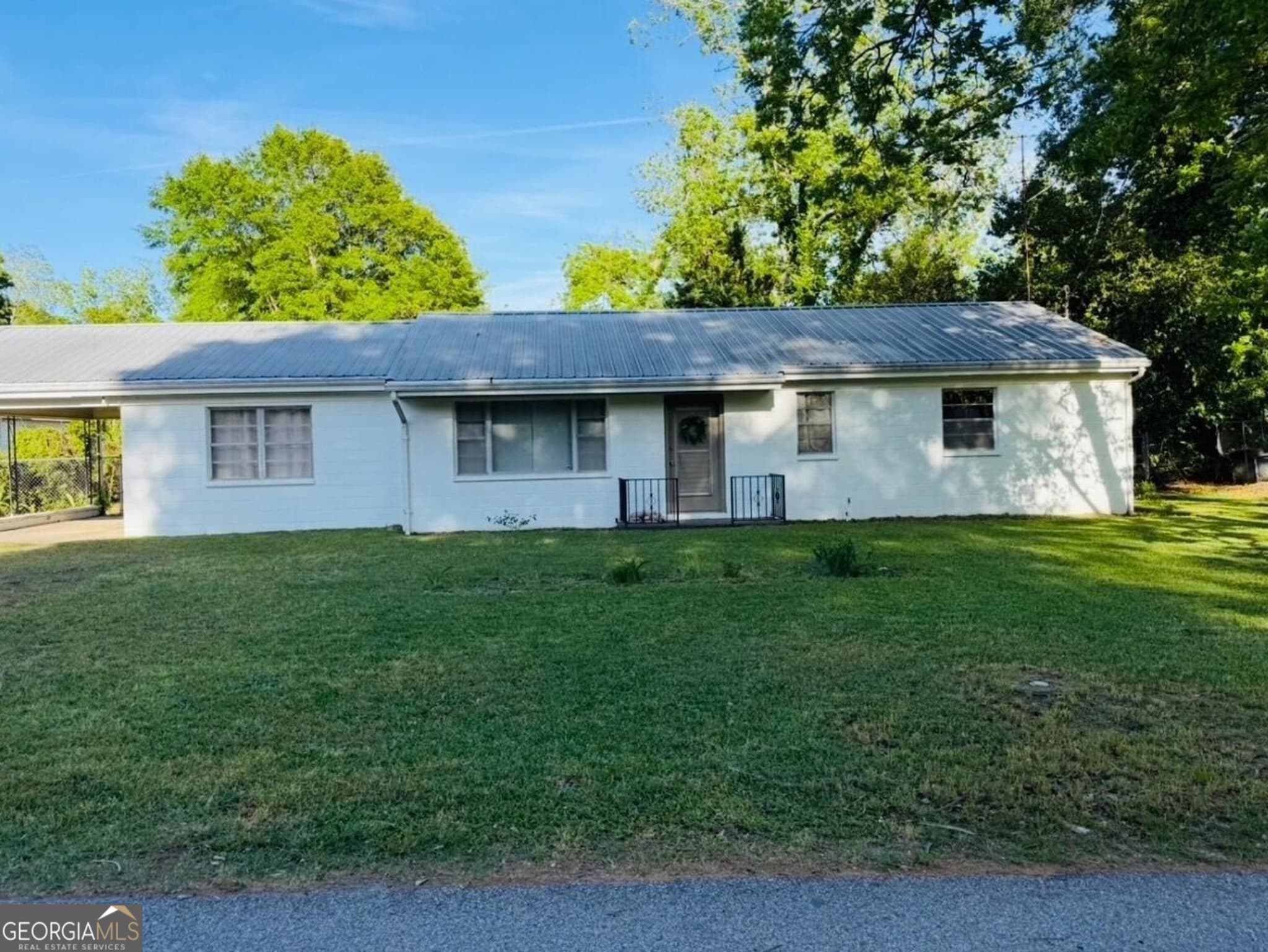 2 bedroom, 1 bathroom, 1,384 sq ft single family residence for sale at 30 Dogwood Lane, Woodbury, GA 30293