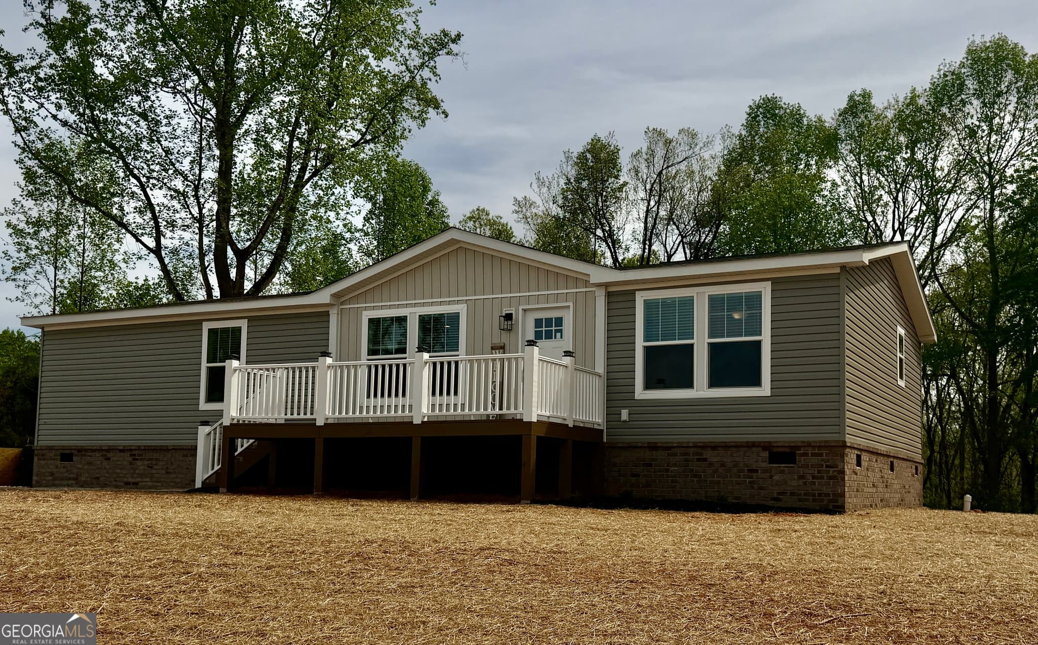 3 bedroom, 2 bathroom, 1,475 sq ft manufactured home,single family residence under contract at 2820 Hollywood Church Road, Clarkesville, GA 30523