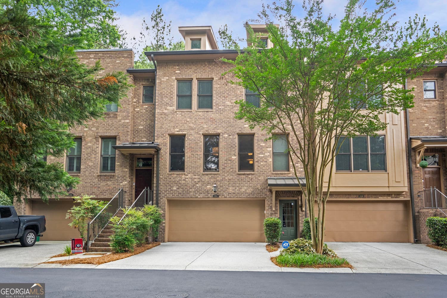 3 bedroom, 3.5 bathroom, 3,126 sq ft townhouse sold at 3344 Chestnut Woods Circle, Atlanta, GA 30340