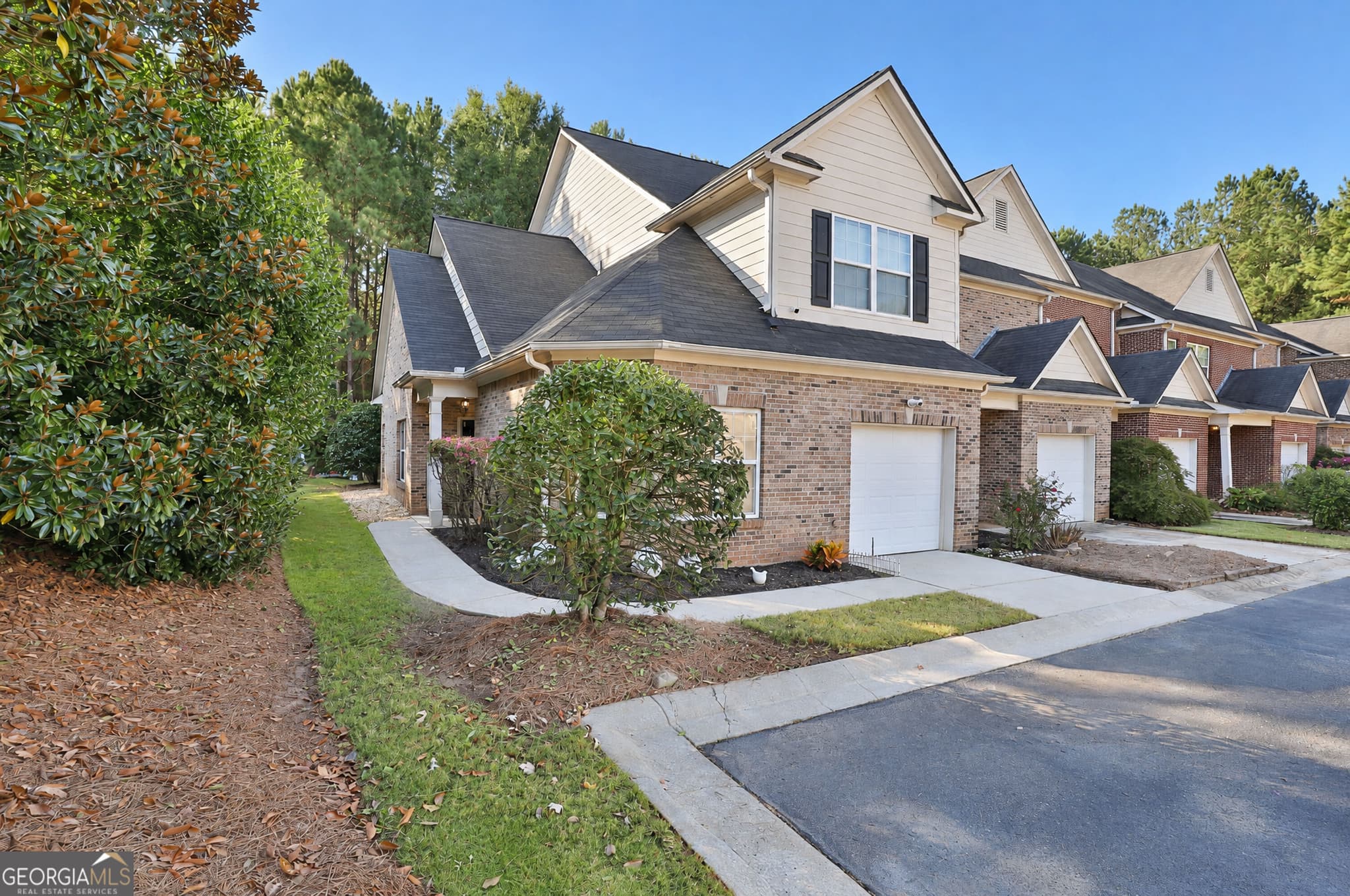 3 bedroom, 2.5 bathroom, 1,691 sq ft townhouse for sale at 79 Granite Way, Newnan, GA 30265