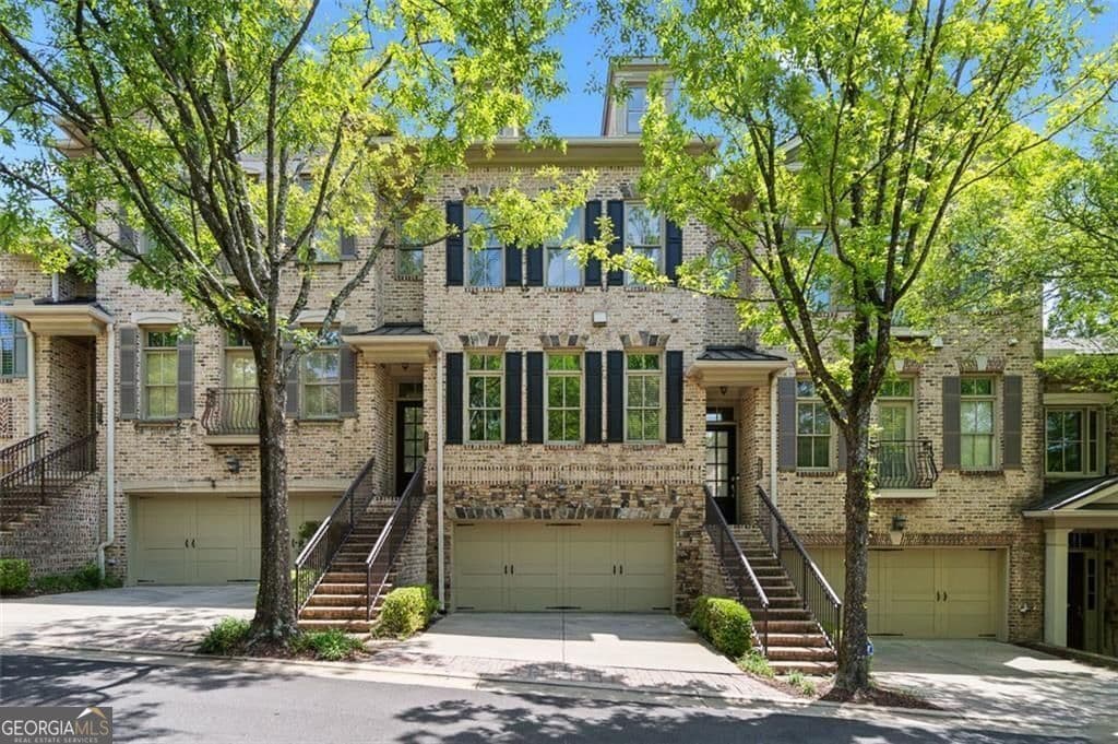 3 bedroom, 3.5 bathroom, 2,400 sq ft townhouse sold at 3045 Stone Gate Drive, Atlanta, GA 30324