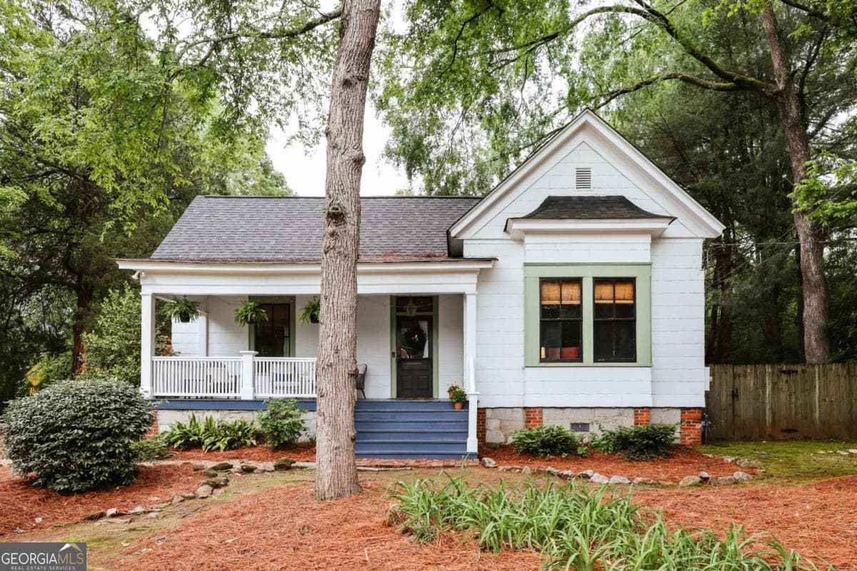 2 bedroom, 1 bathroom, 1,407 sq ft single family residence sold at 905 Oglethorpe Avenue, Athens, GA 30606