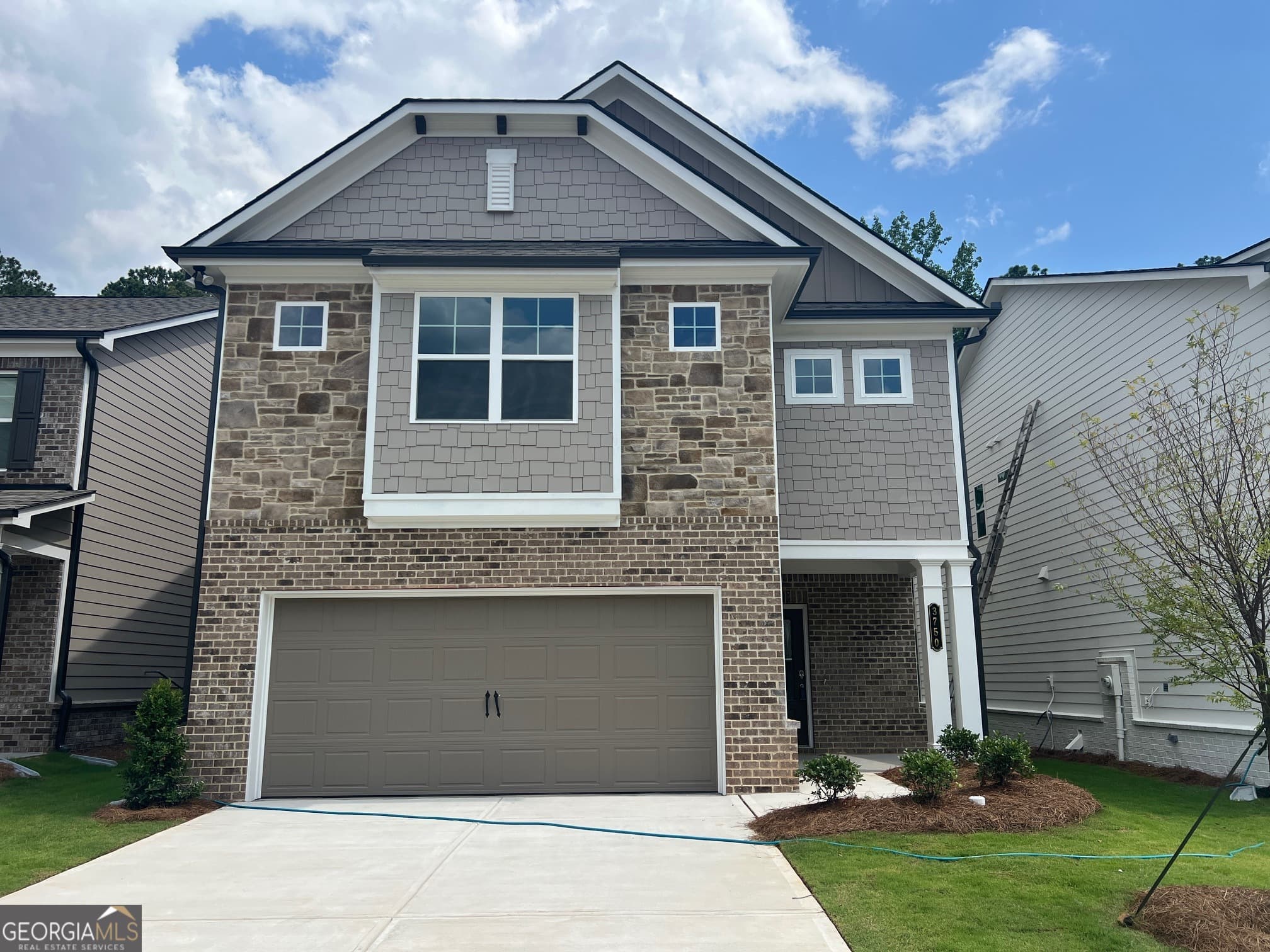 4 bedroom, 3 bathroom, 2,537 sq ft single family residence sold at 3750 Ivy Cottage Drive LOT 32, Snellville, GA 30039