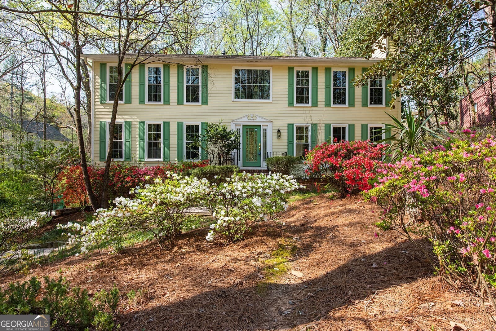 4 bedroom, 4.5 bathroom, 3,332 sq ft single family residence sold at 3850 Cedar Cliff, Smyrna, GA 30080