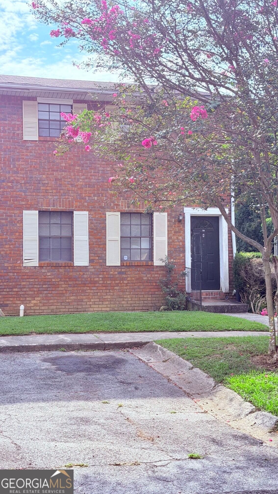 4 bedroom, 3 bathroom, 3,072 sq ft condominium for sale at 6354 Shannon Parkway # 7 H, Union City, GA 30291